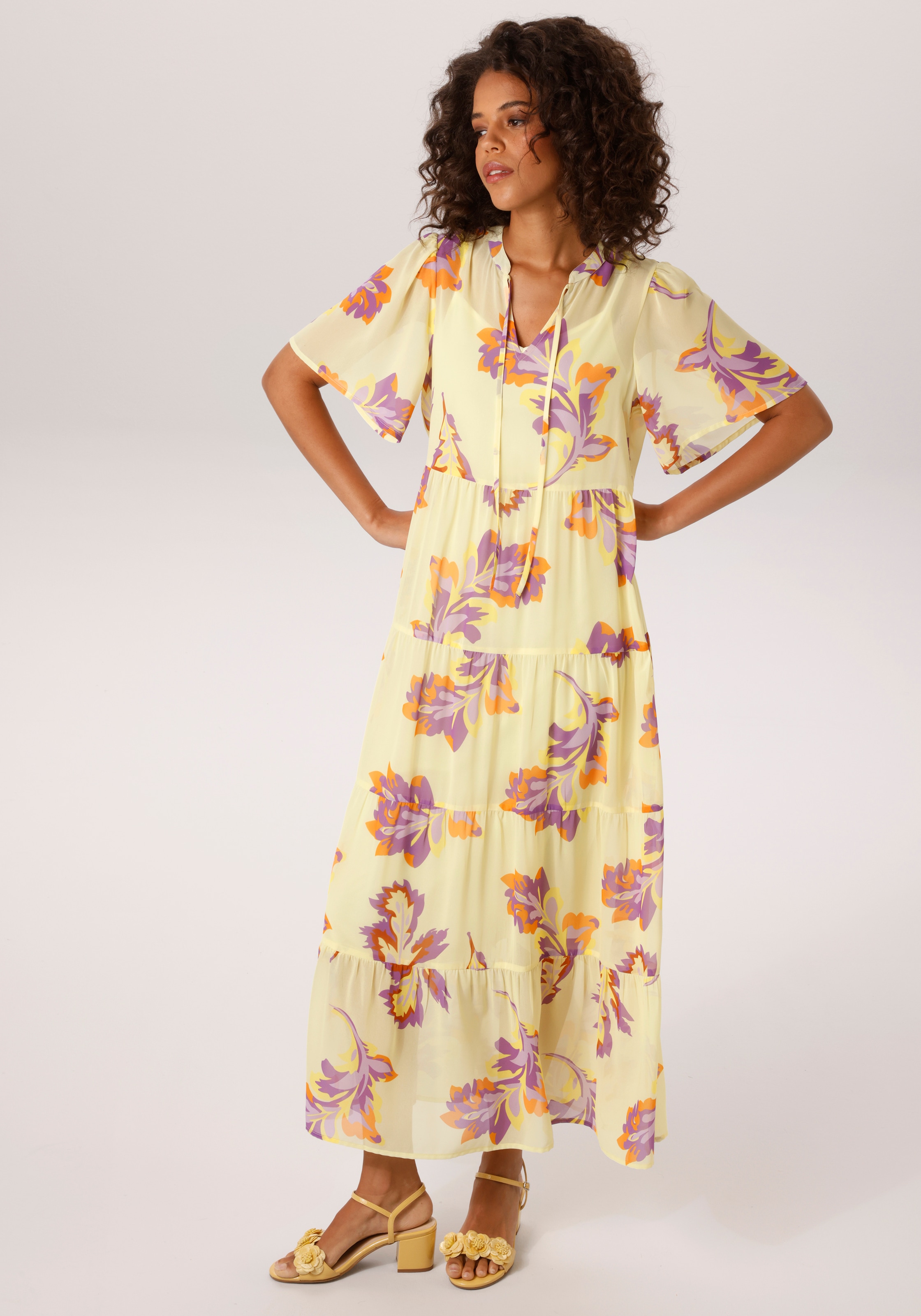 Aniston CASUAL Sommerkleid mit grafischen Blättern bedruckt
