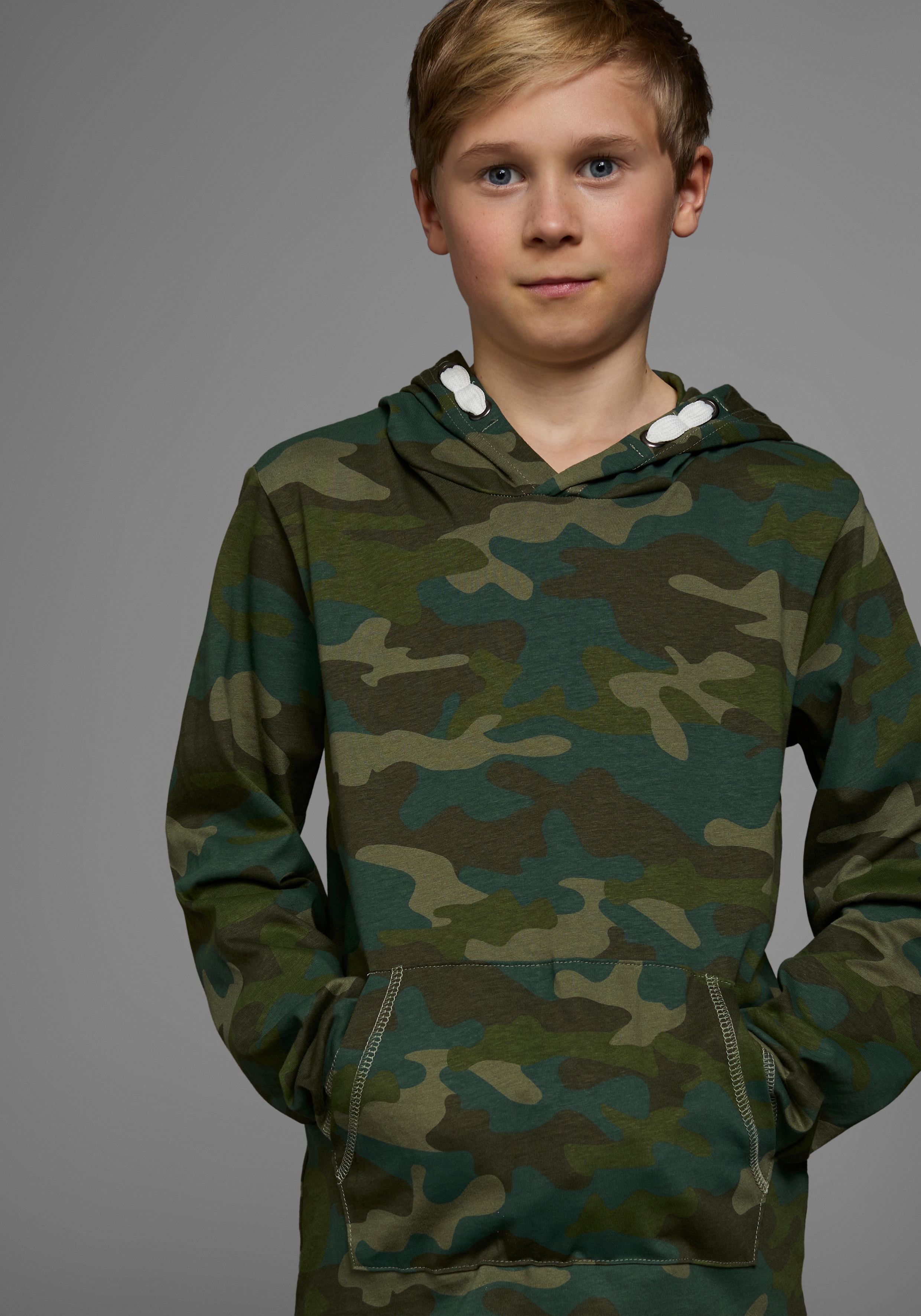 KIDSWORLD Langarmshirt "Tarnfarben - Muster" Langarm, Basic-Passform, Allover-Druck, mit Kapuze