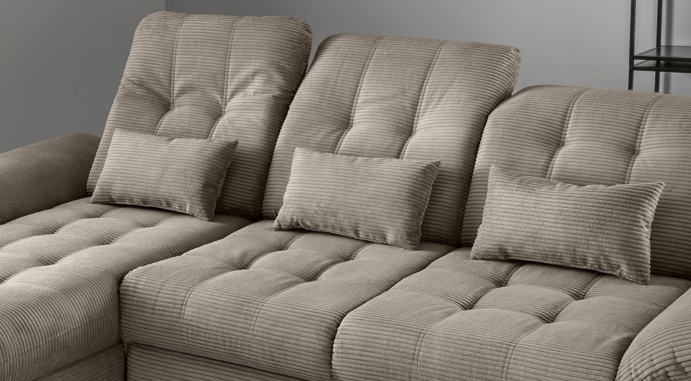 Home affaire Ecksofa »Lazio modern und bequem, schmale Armlehnen, tolle Detailverarbeitung« zwei verschiedene Fußfarben wählbar