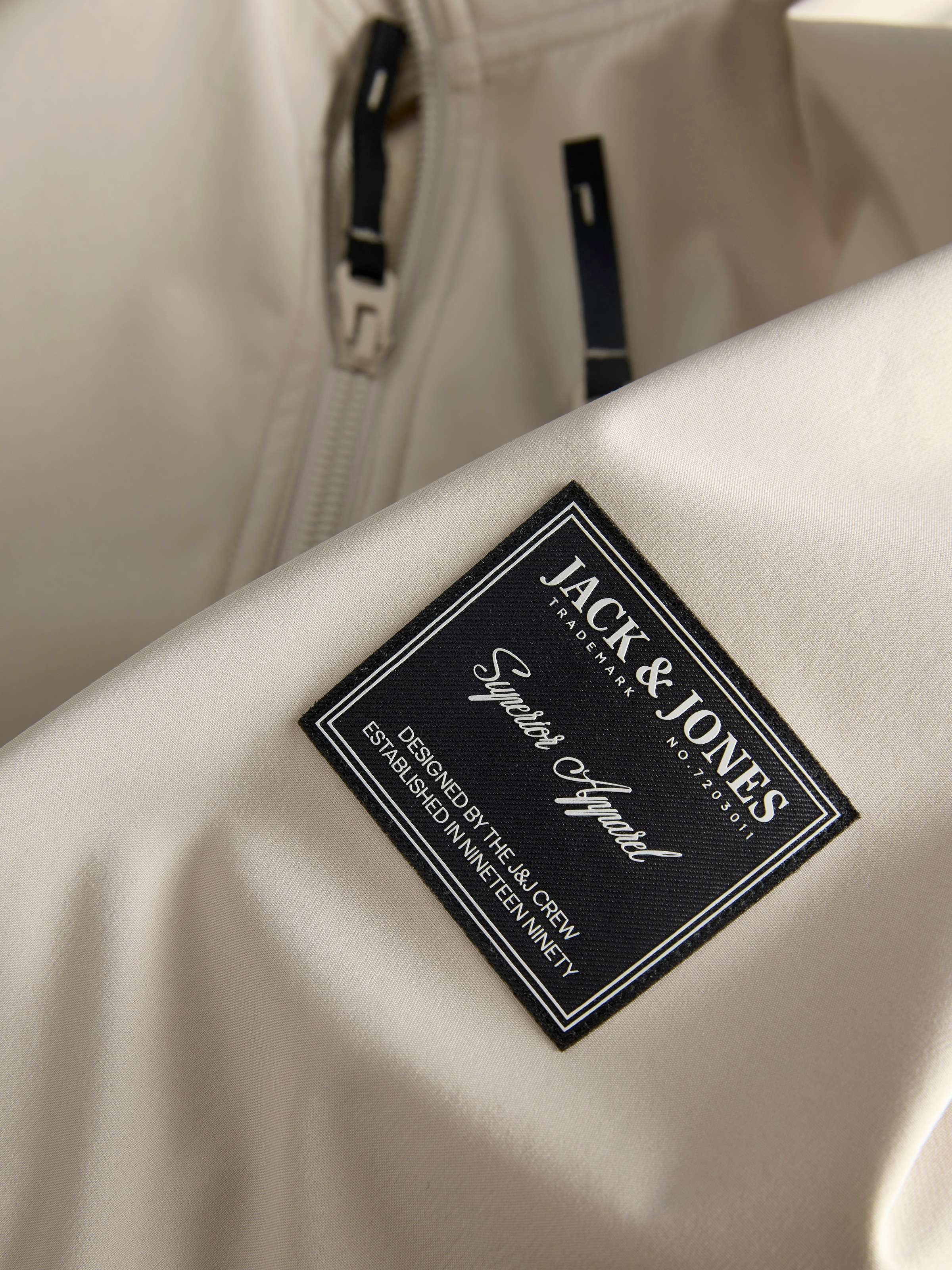 Jack & Jones Softshelljacke »JJEPARKER SOFTSHELL BOMBER SN« mit Brust-Reißverschluss