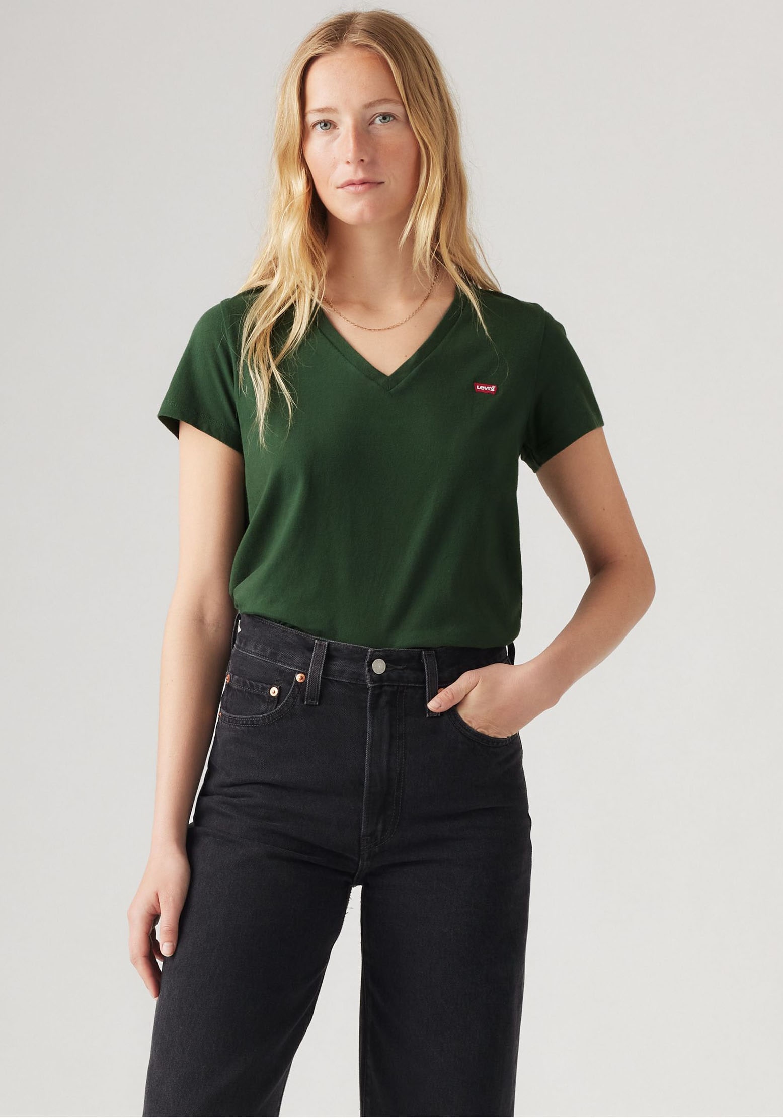 Levis V-Shirt "Perfect Tee", mit kleinem Batwing- Logo günstig online kaufen