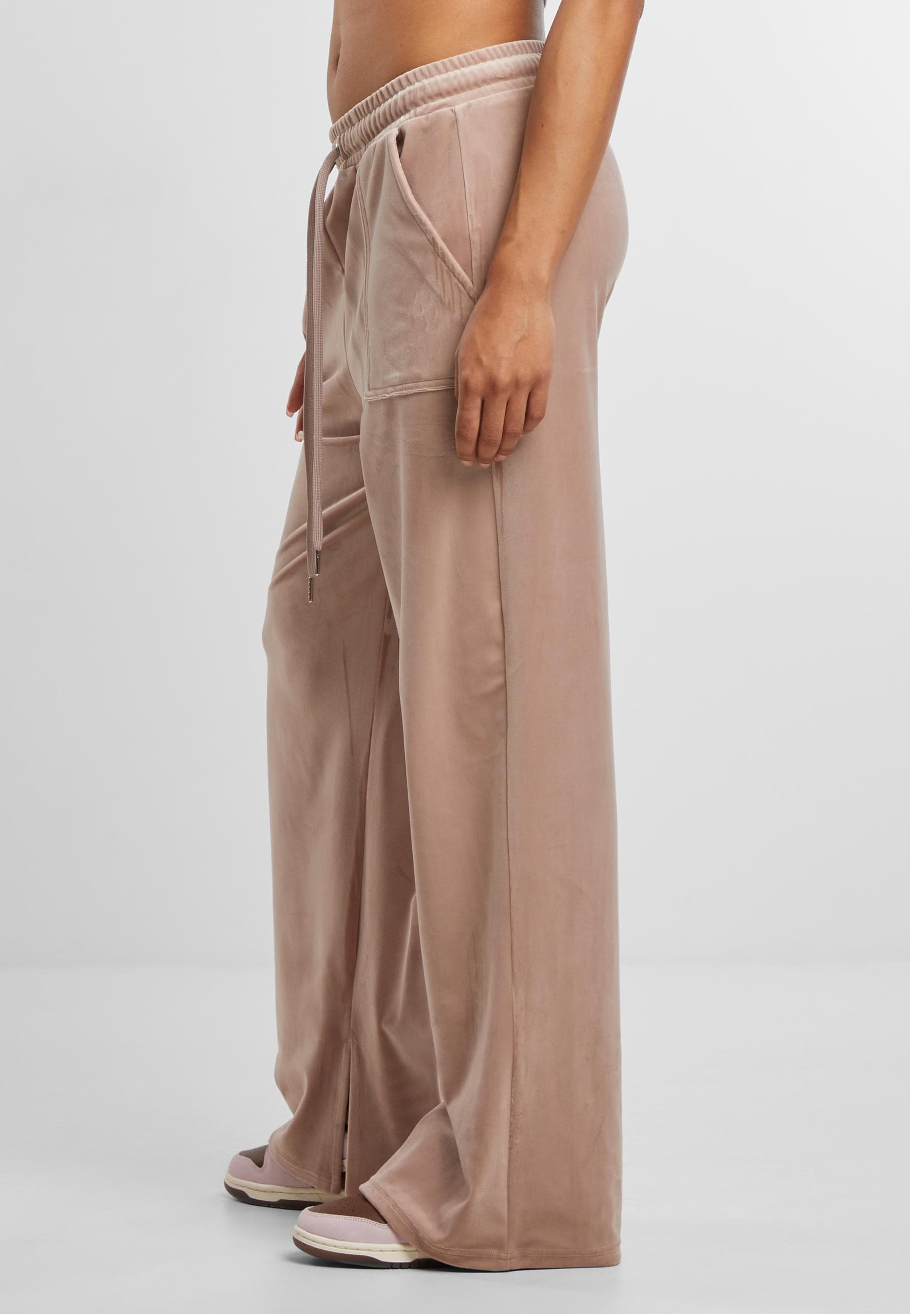 URBAN CLASSICS Jogginghose »Urban Classics Ladies Velvet Sweatpants«, (1 tlg.)