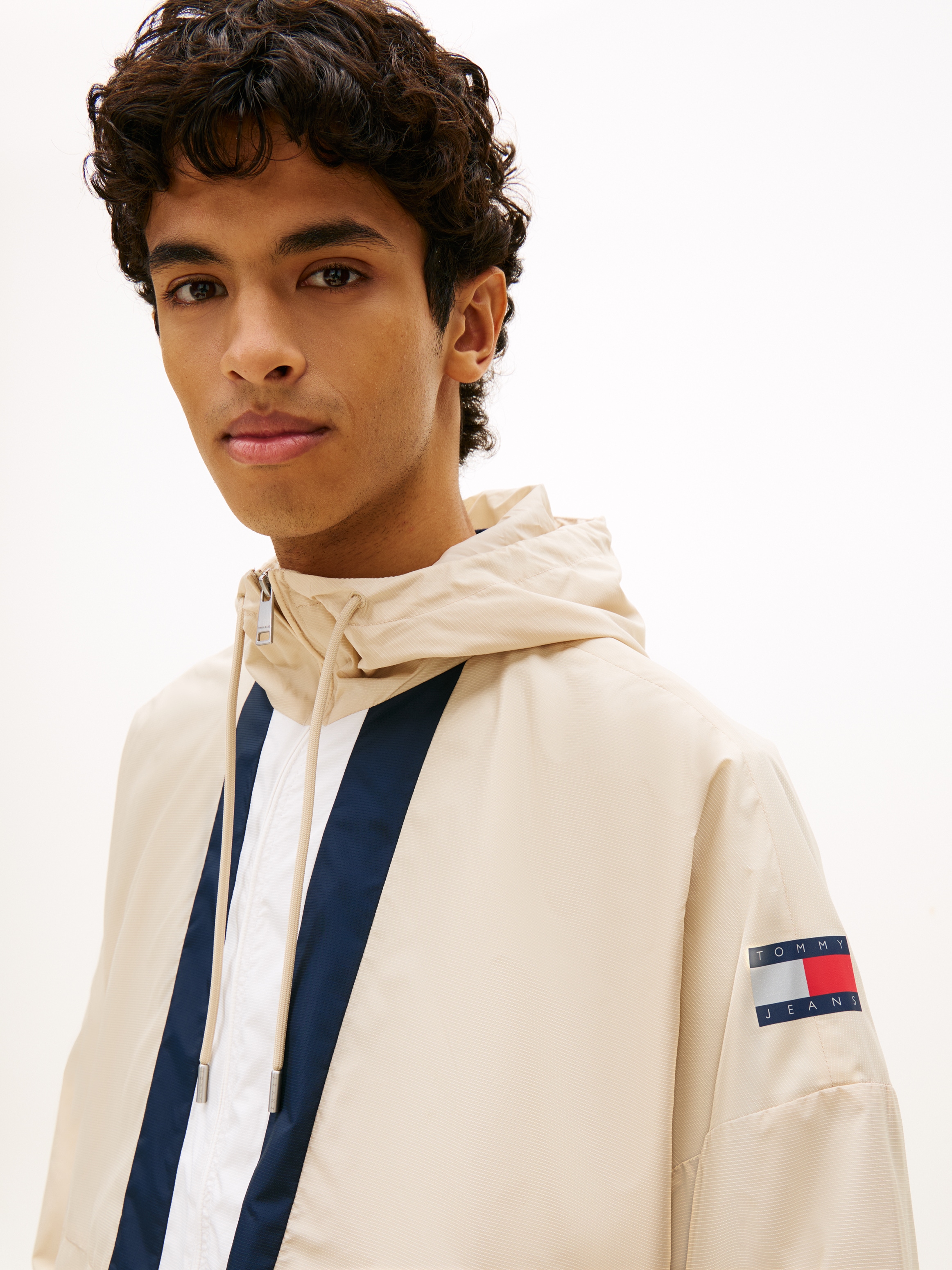 Tommy Jeans Windbreaker »CHICAGO FLAG« mit Kapuze Regular fit mit Kapuze