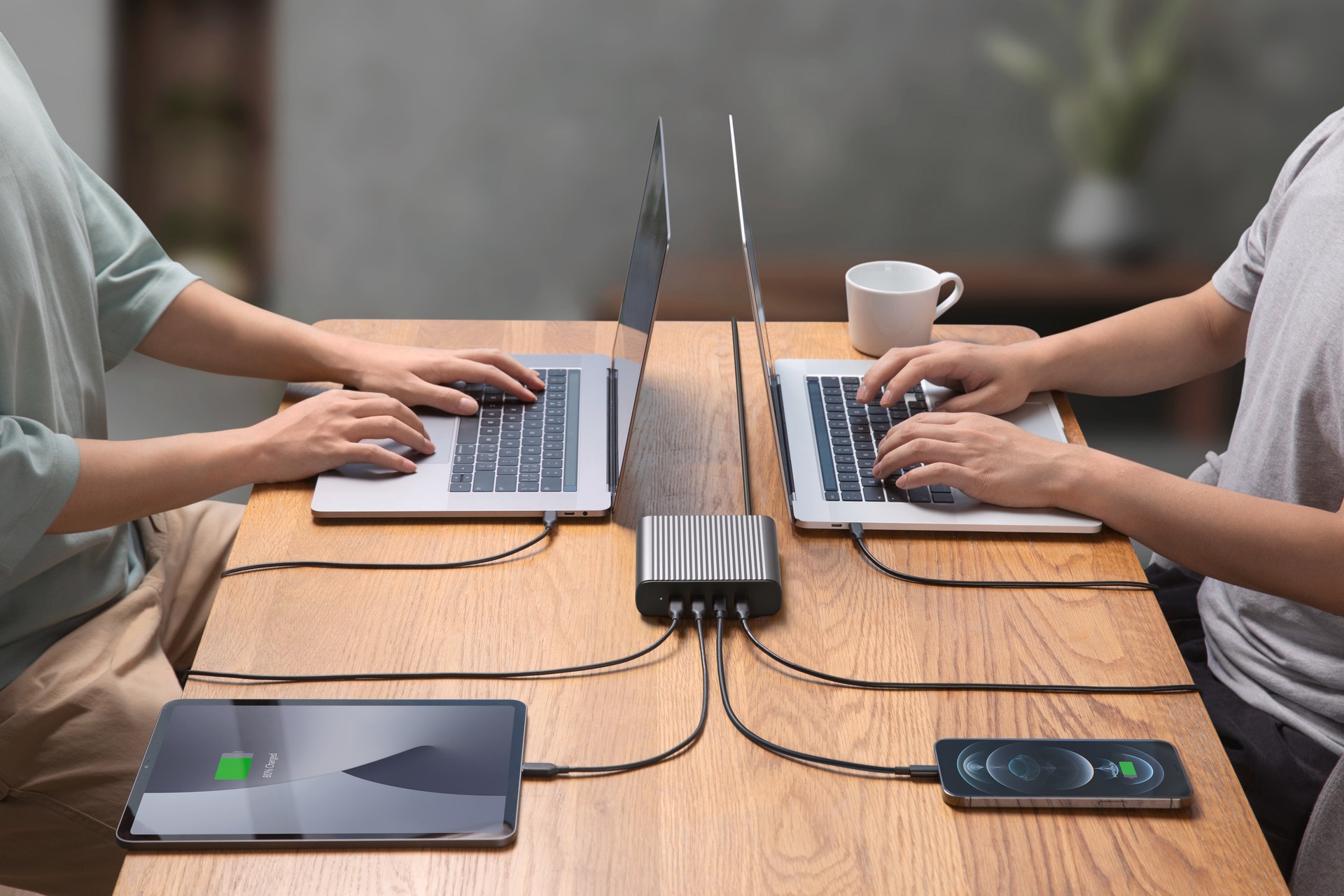 Targus USB-Ladegerät »HyperJuice 245 W GaN Desktop Charger«