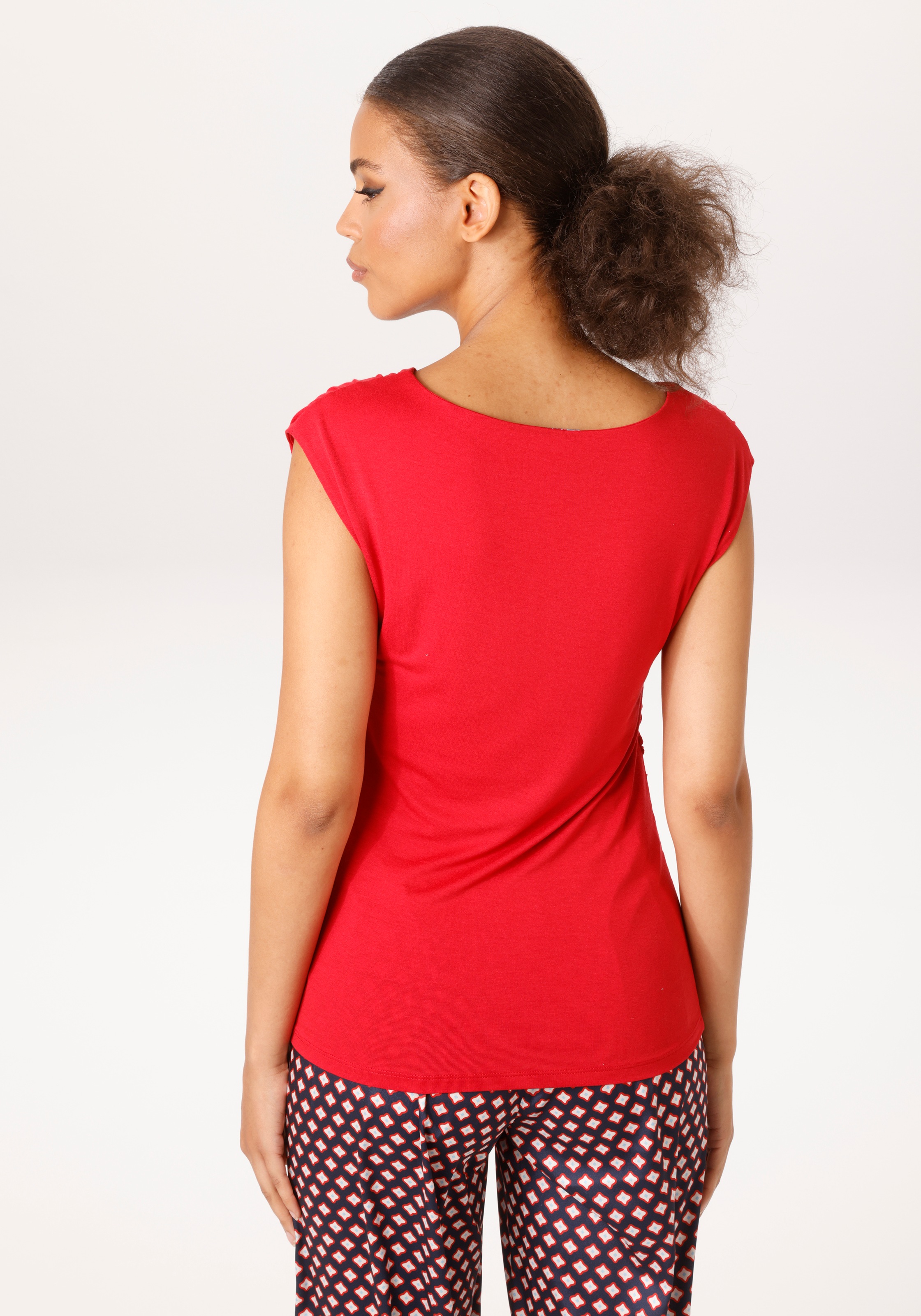 Aniston CASUAL T-Shirt mit Raffungen an den Seitennähten - NEUE KOLLEKTION günstig online kaufen