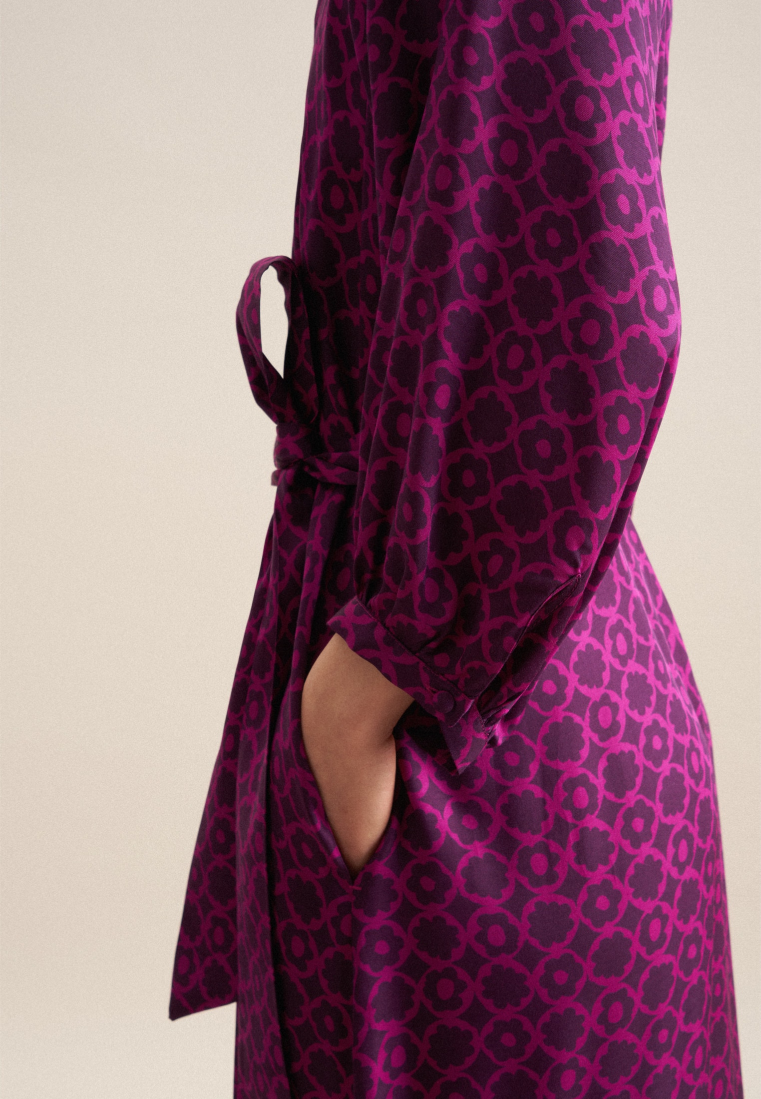 seidensticker Sommerkleid »Schwarze Rose«, 3/4-Arm Rundhals Druck