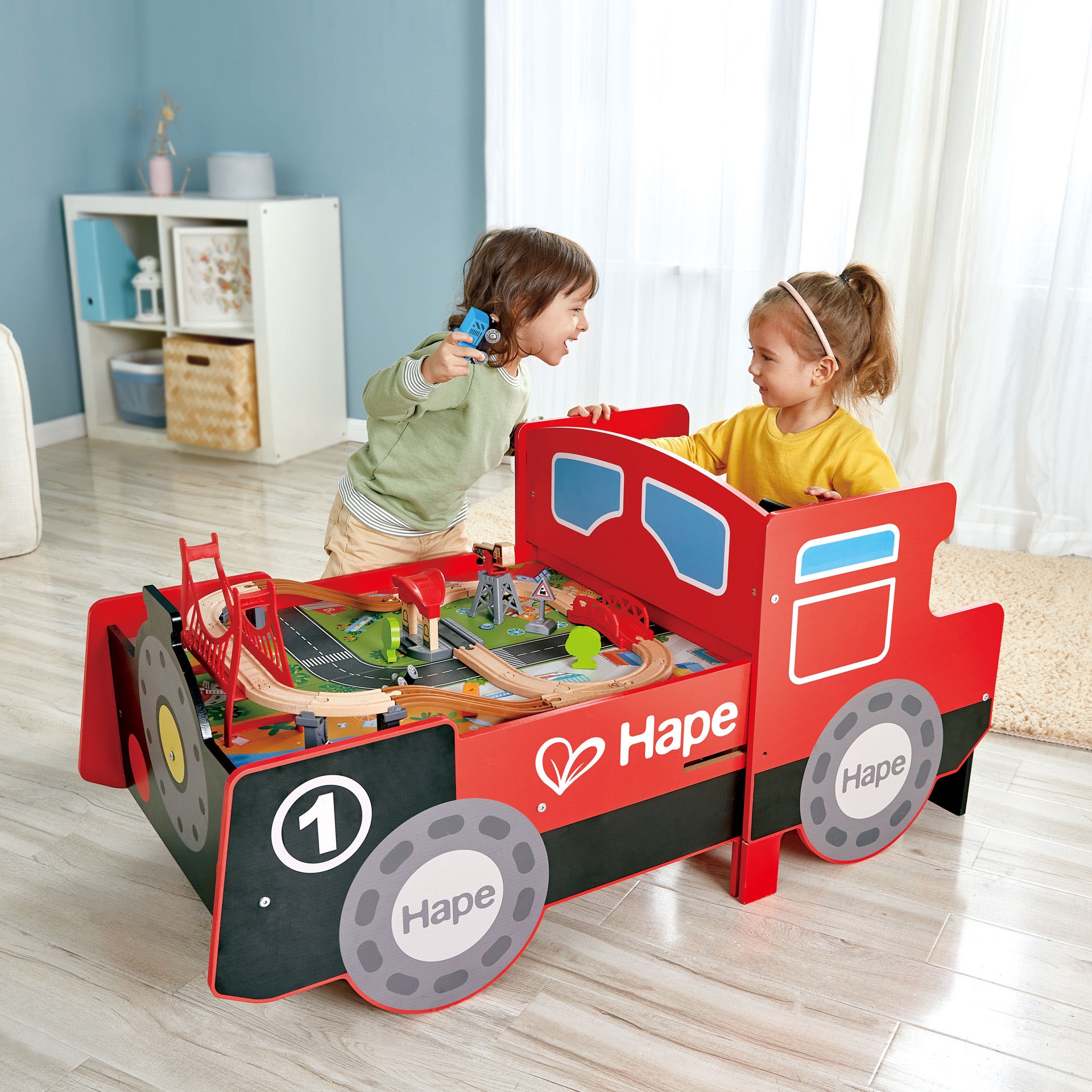 Hape Spieltisch »Aufklappbarer Eisenbahntisch«, mit lustigen Licht- und Soundeffekten