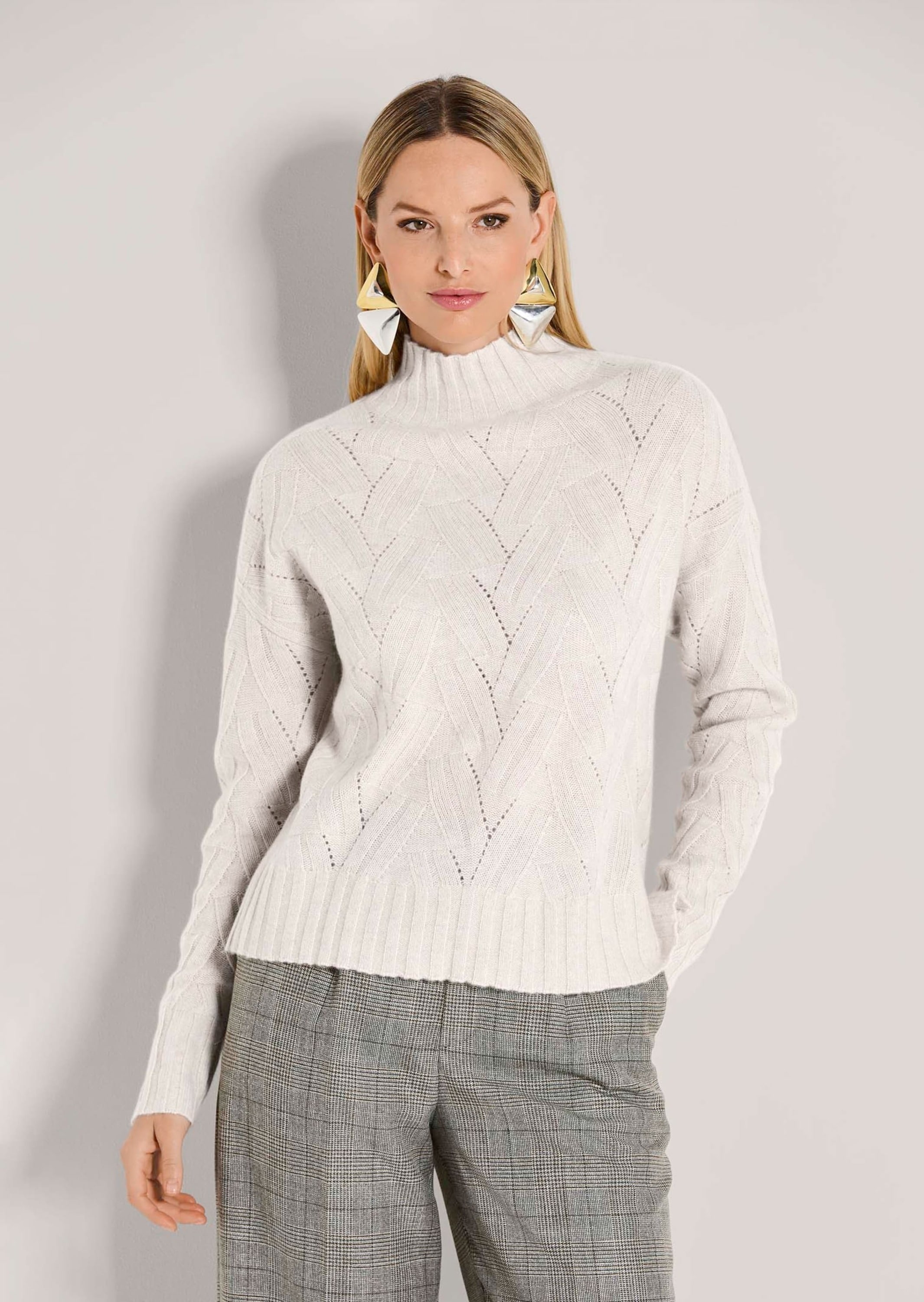 Thumbnail - MADELEINE Longpullover "Kaschmirpullover Hochwertiger Wollpullover mit Strukturstrick" Cross over Muster mit Ajour