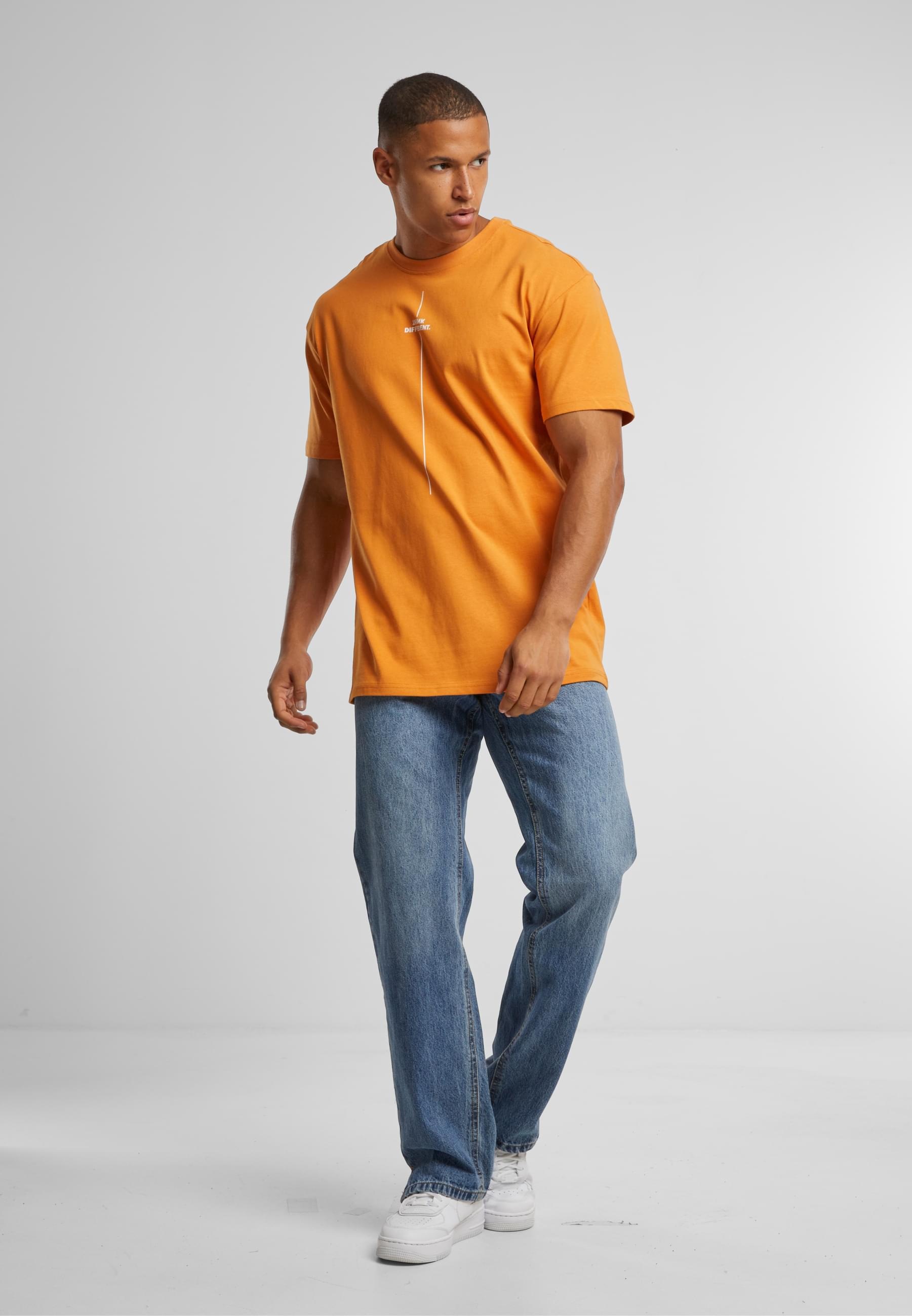 Merchcode T-Shirt »Merchcode Herren Think Different Heavy Oversized Tee«, (1 tlg.)