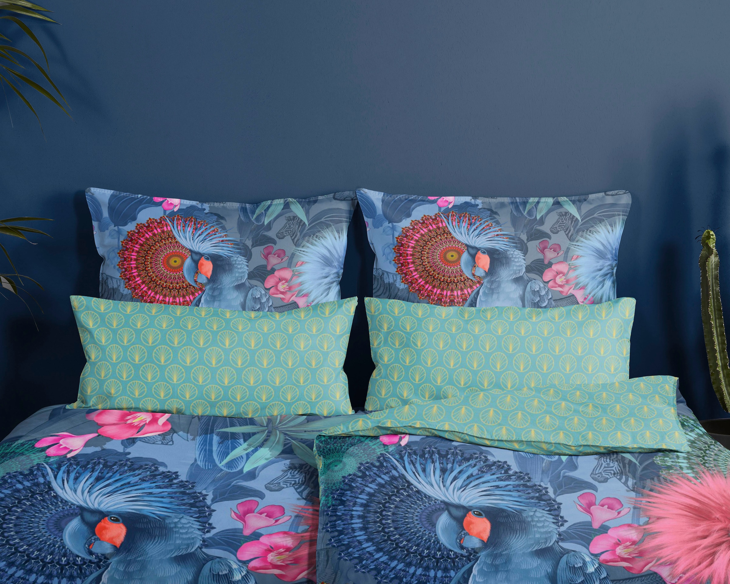 hip Wendebettwäsche »Ofelia«, Mako-Satin, 135x200, Reißverschluss, Wendeoptik, Mandala Papagei, Blau