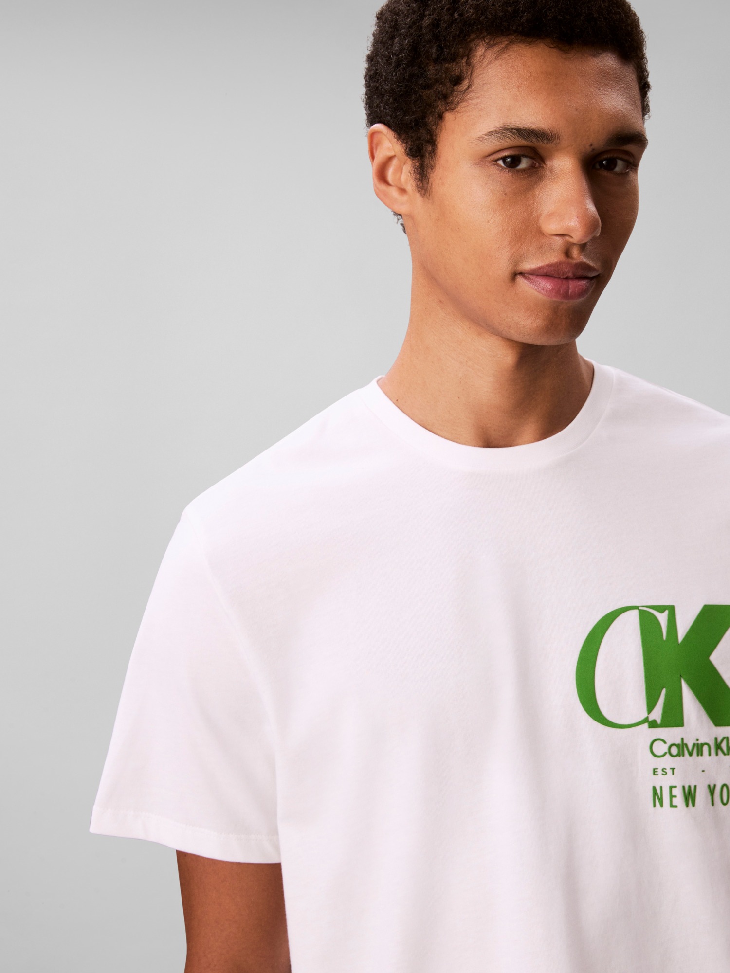 Thumbnail - Calvin Klein T-Shirt "SS 20S EU CK OVERLAP GRAPHIC TEE" Mit Rundhalsausschnitt, regular fit
