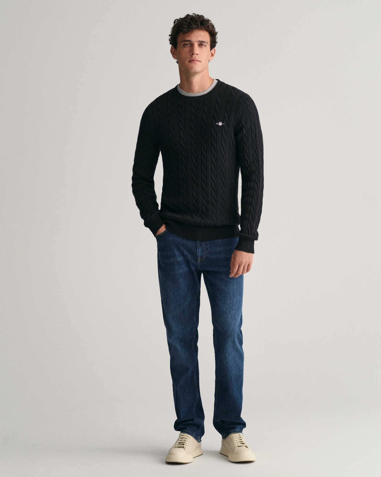 Gant Strickpullover »COTTON CABLE C-NECK«, mit Wappen-Logostickerei auf der Brust