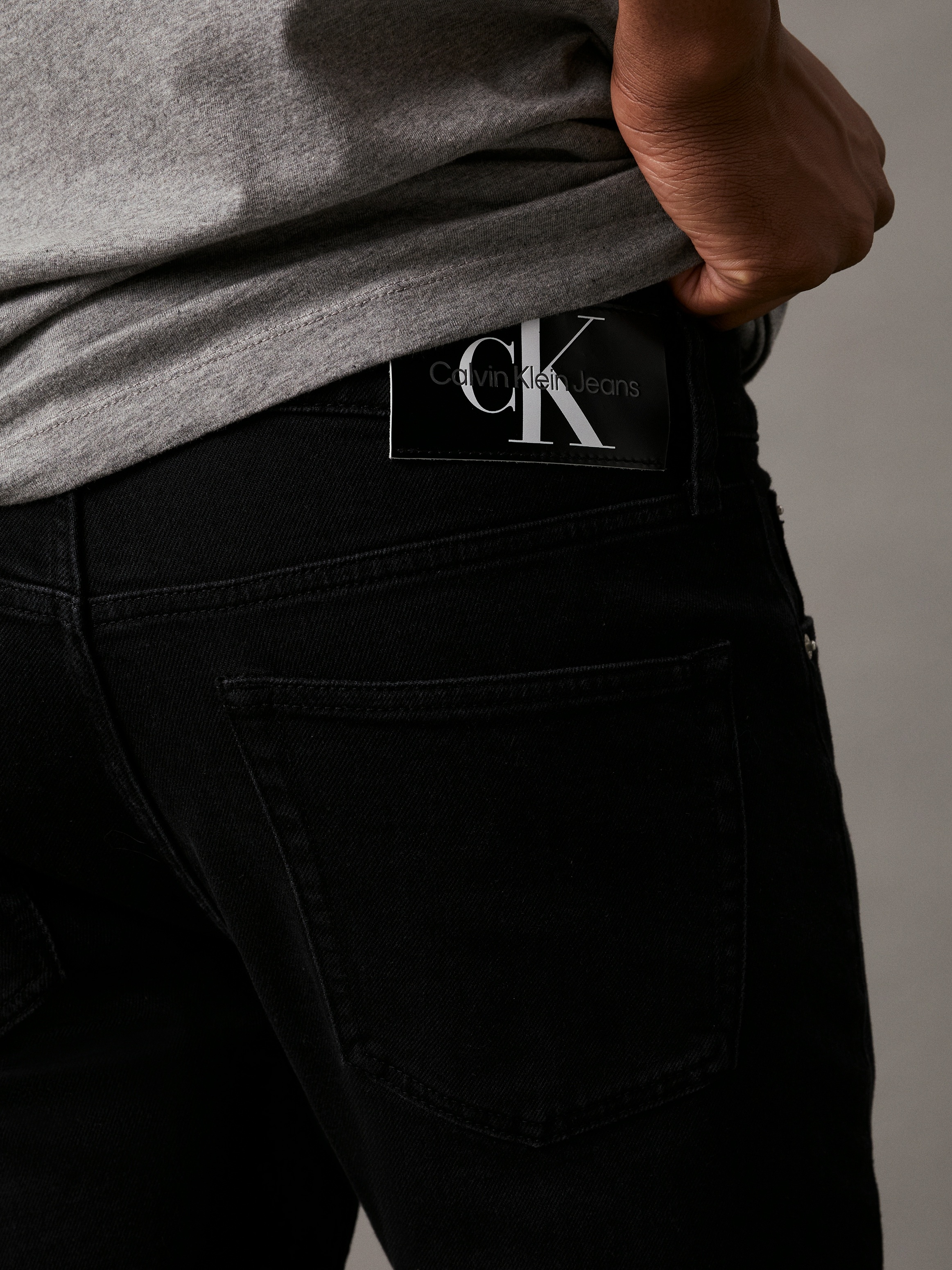 Calvin Klein Jeans Slim-fit-Jeans "SLIM TAPER" mit Markenlabel günstig online kaufen