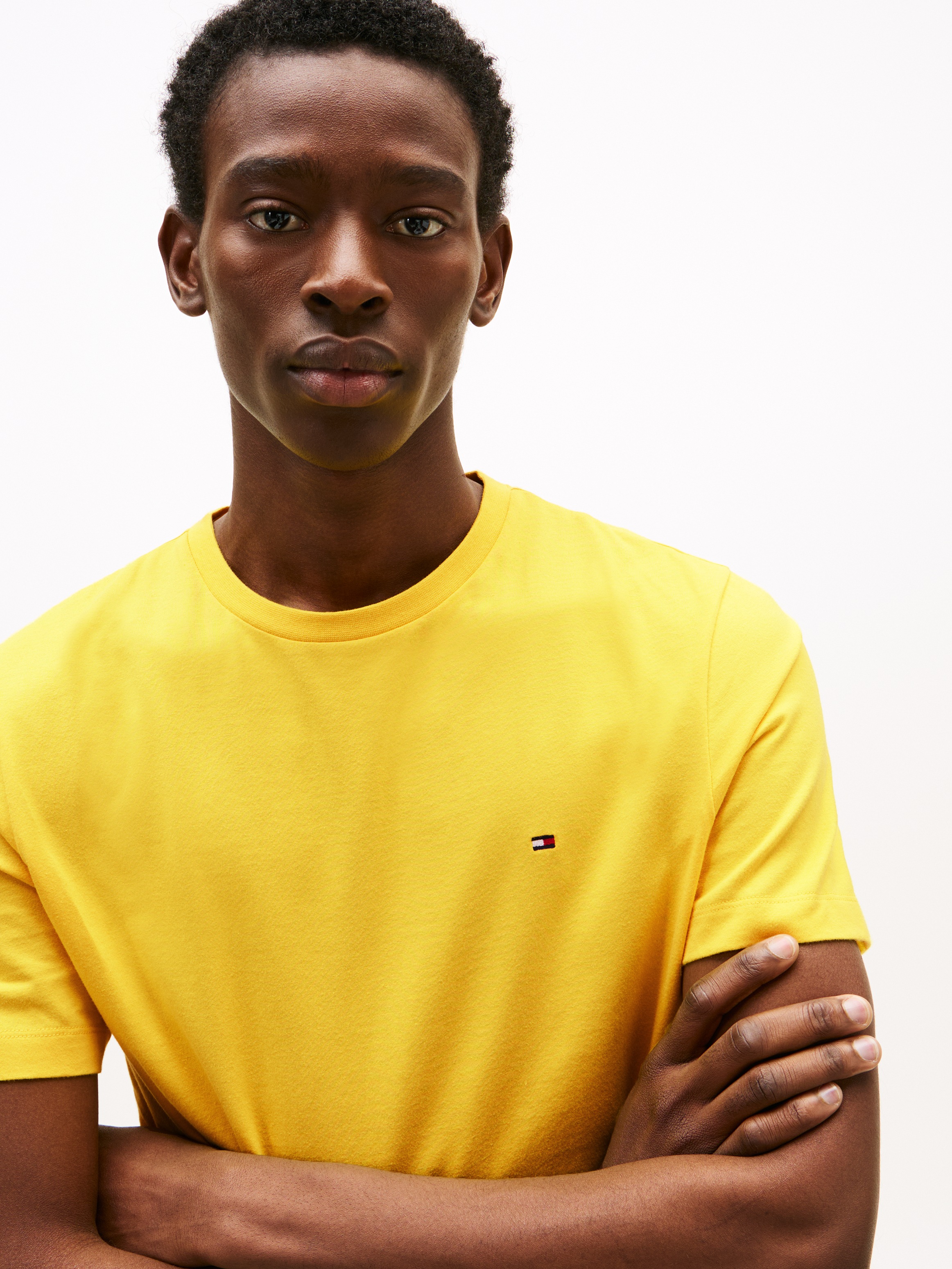 Tommy Hilfiger T-Shirt "ESSENTIAL REG FIT SOLID TEE mit Stickerei und Rundh günstig online kaufen