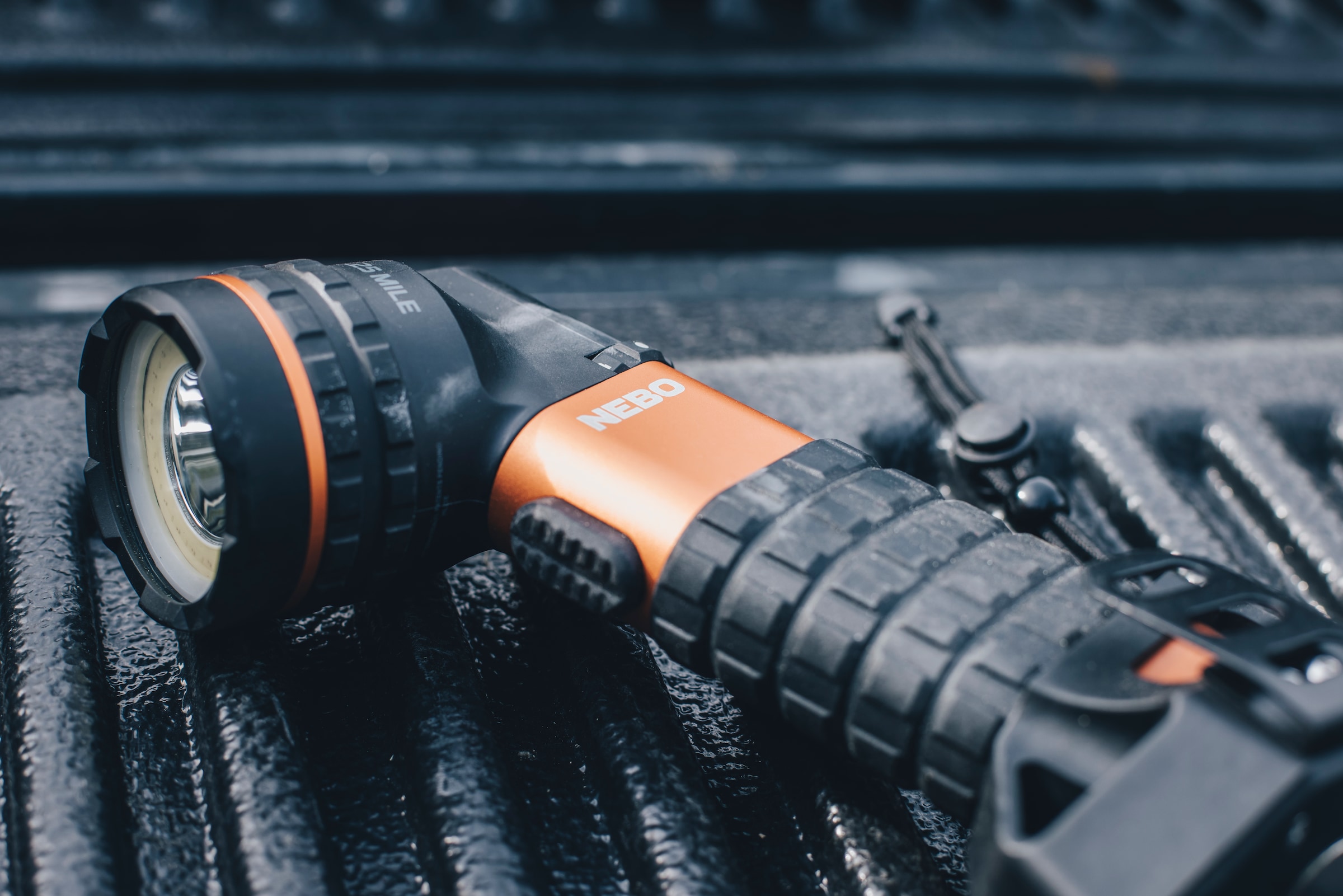 NEBO LED Taschenlampe »Nebo Master Series SL25« Set, Taschenlampe inkl. Ladekabel, 2 Stk. tlg. 400m Reichweite für 6,5 Stunden!