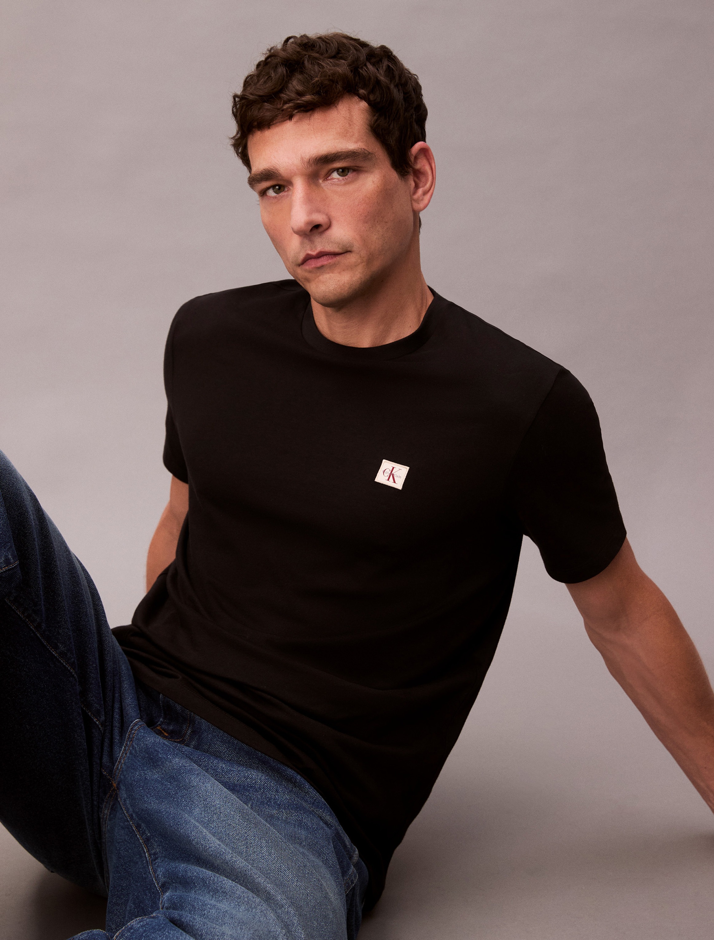 Calvin Klein Jeans T-Shirt »SS BADGE 30S JERSEY CLASSIC TEE«, Mit Rundhalsausschnitt