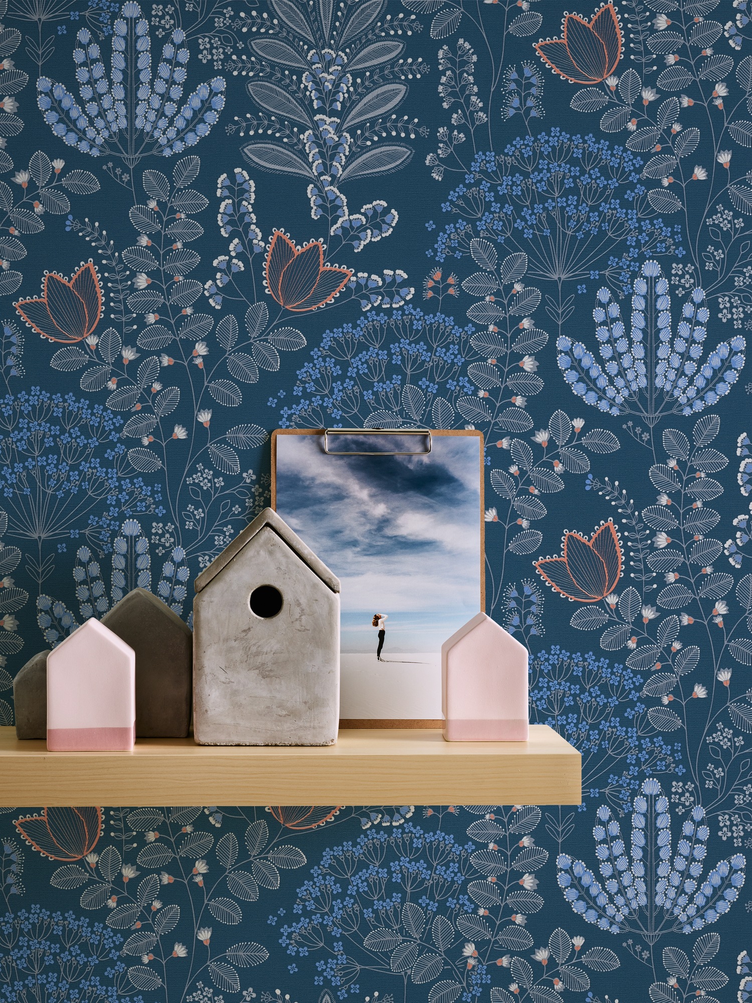 LIVING WALLS Vliestapete "Famous Garden Blumen-Tapete Mustertapete Blümchen Blume", B/L: 0,53m x 10,05m, Rollen: 1, blau, Wohnzimmer, Tapeten,