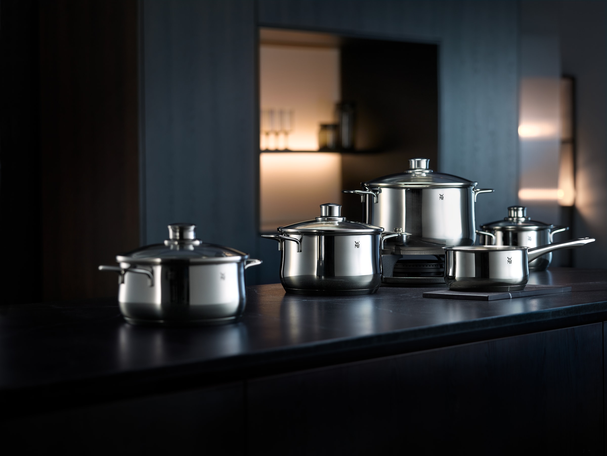 WMF Kasserolle »Diadem Plus«, Cromargan® Edelstahl Rostfrei 18/10, (2 tlg.), breiter Schüttrand, außergewöhnliches Design, spülmaschinengeeignet