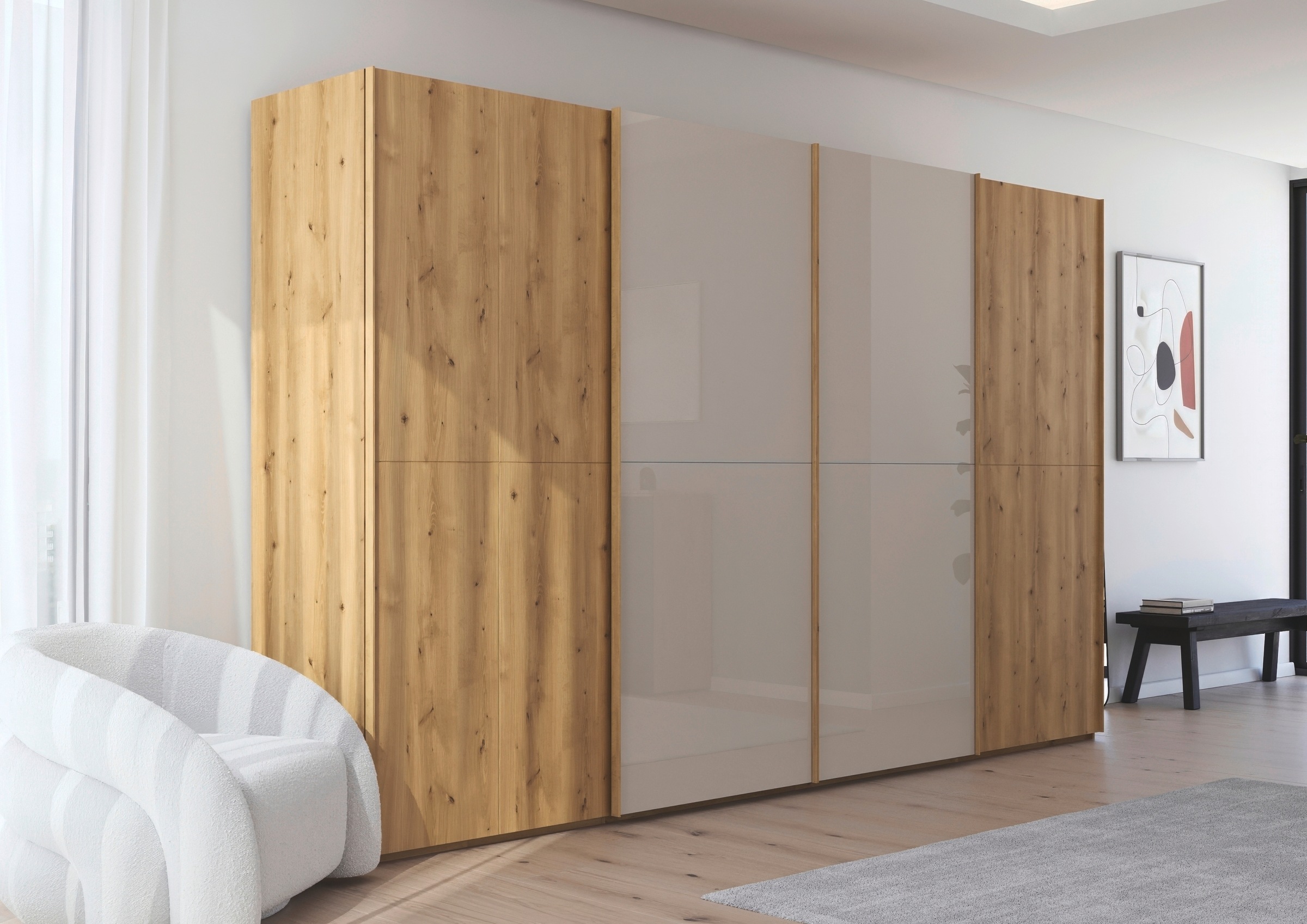 rauch Schwebetürenschrank »Kleiderschrank Schrank Garderobe Schlafzimmerschrank SCALE-WOOD«, edle geteilte Front in massiver Asteiche mit Glastüren MADE IN GERMANY