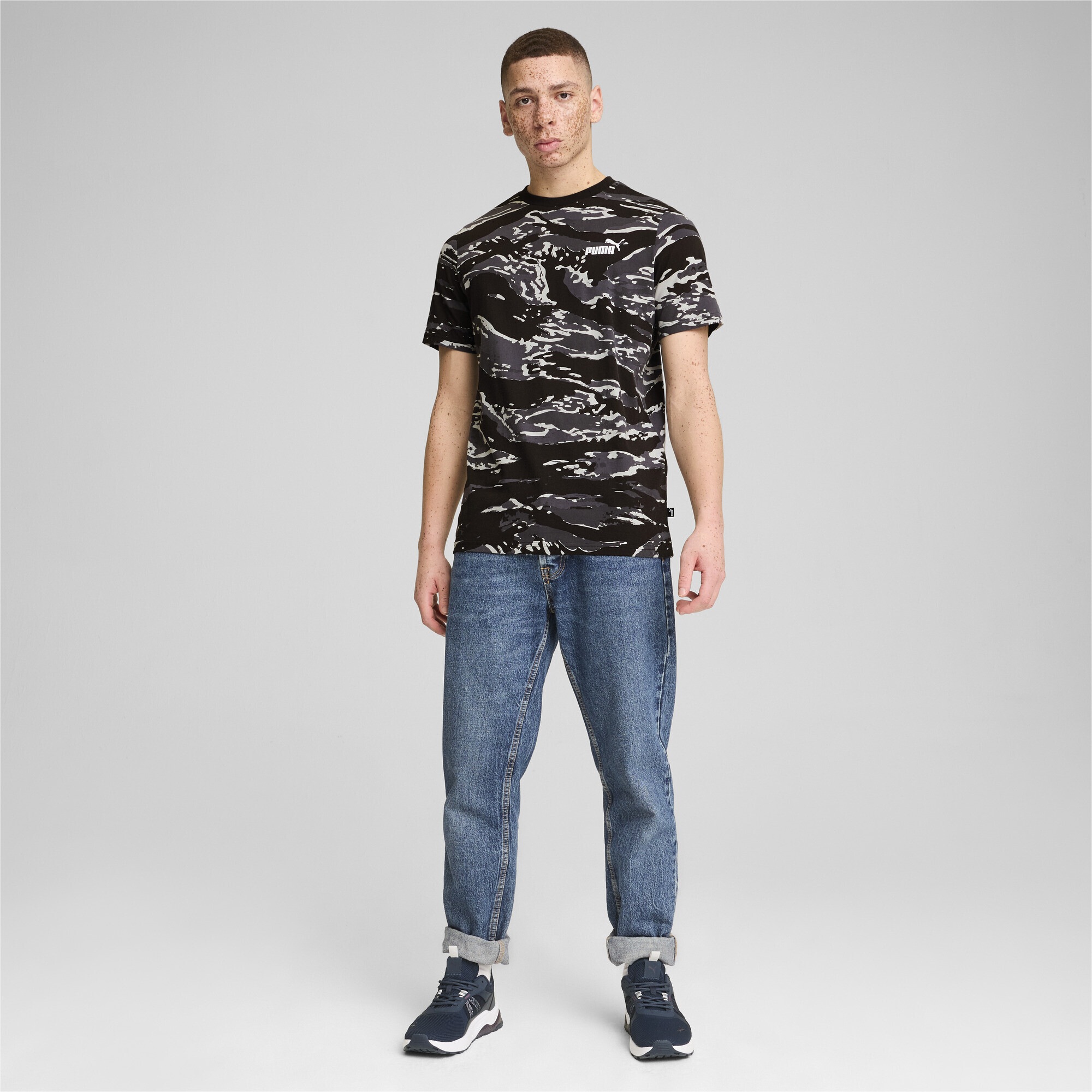 PUMA T-Shirt »ESS+ CAMO Graphic T-Shirt Herren«