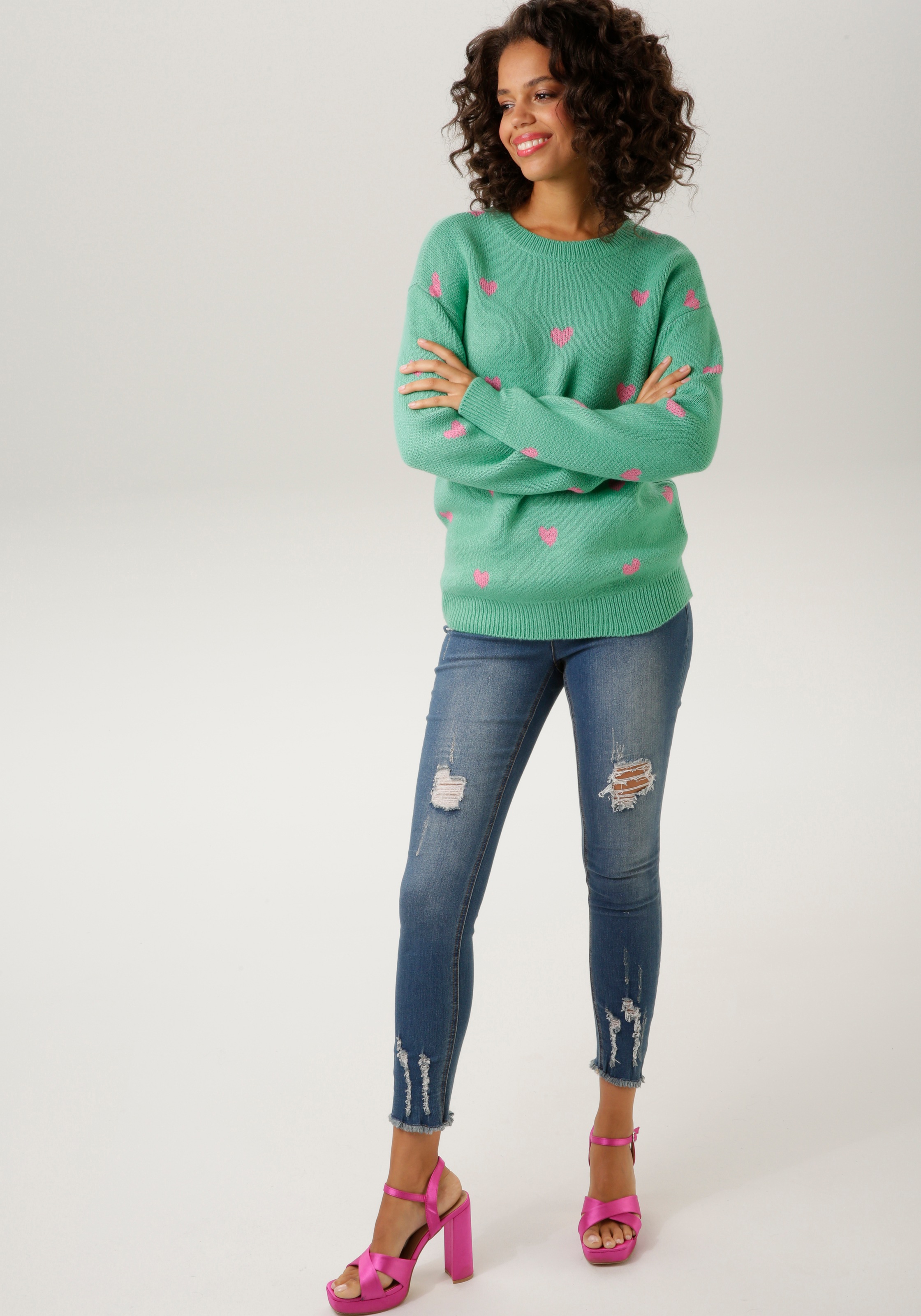 Aniston CASUAL Strickpullover, mit eingestrickten Herzchen