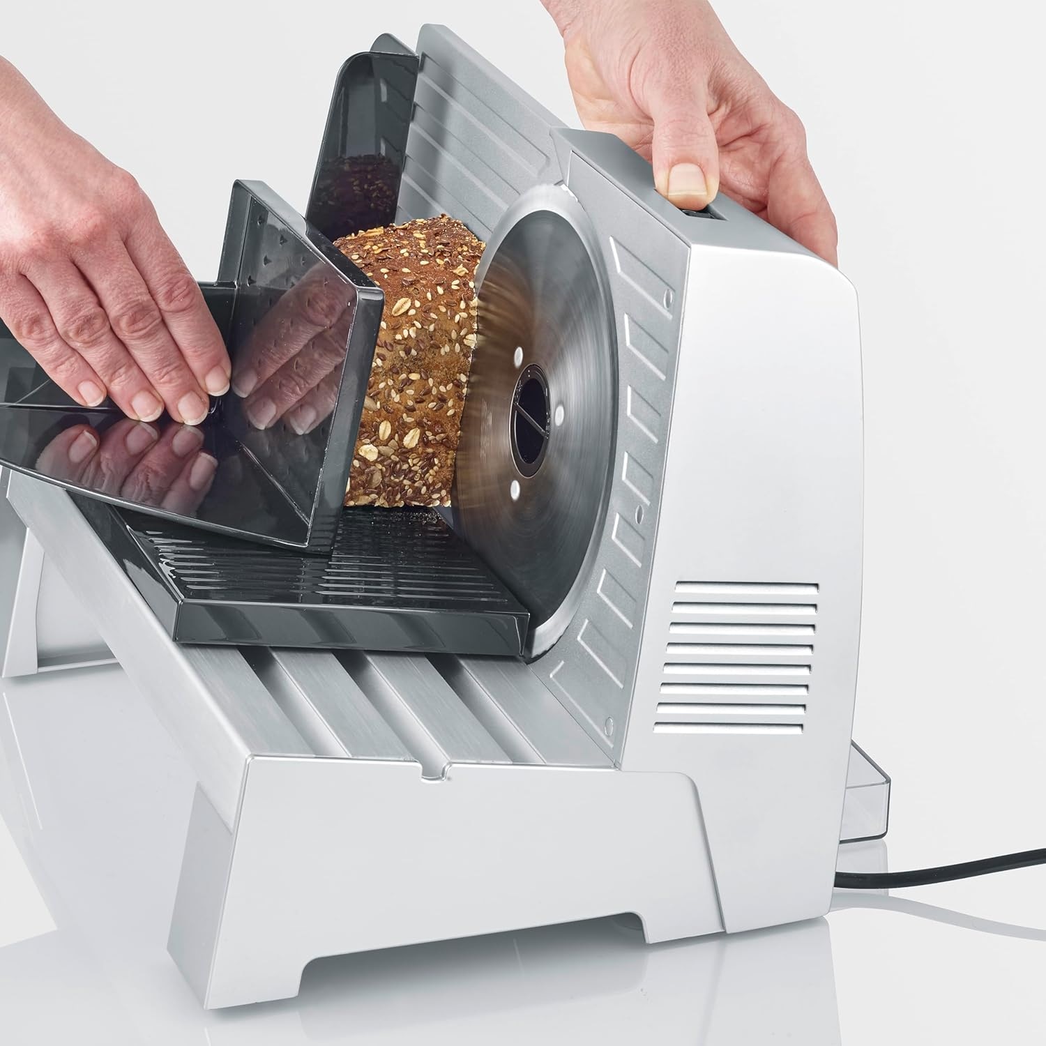 Severin Allesschneider »AS 3917« 130 W Fingerschutz, Brotschneidemaschine Schnittstärke stufenlos einstellen