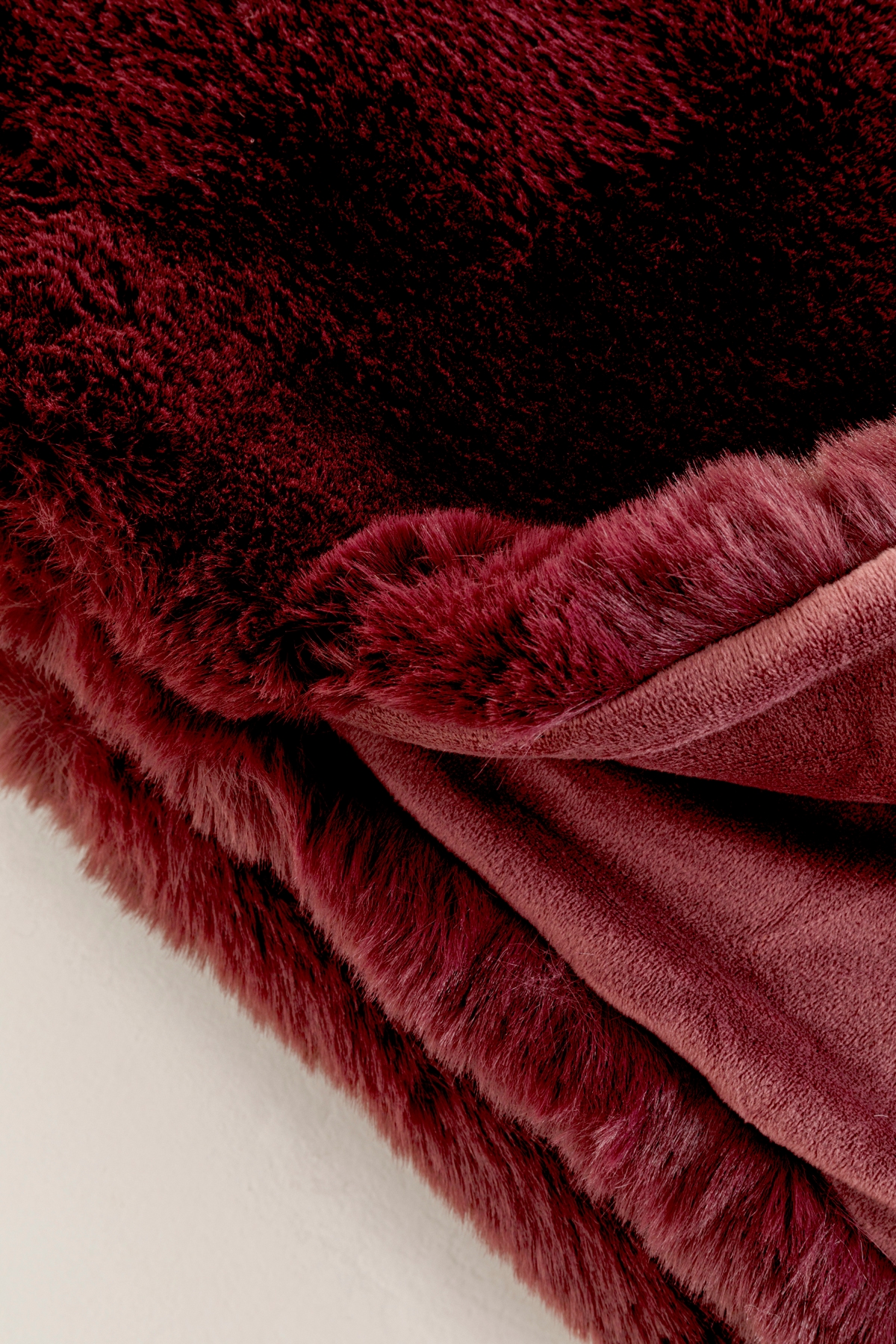 Kare Design Tagesdecke »Wohndecke Mika, Kunstfelldecke, 150x200 cm« flauschig und warm