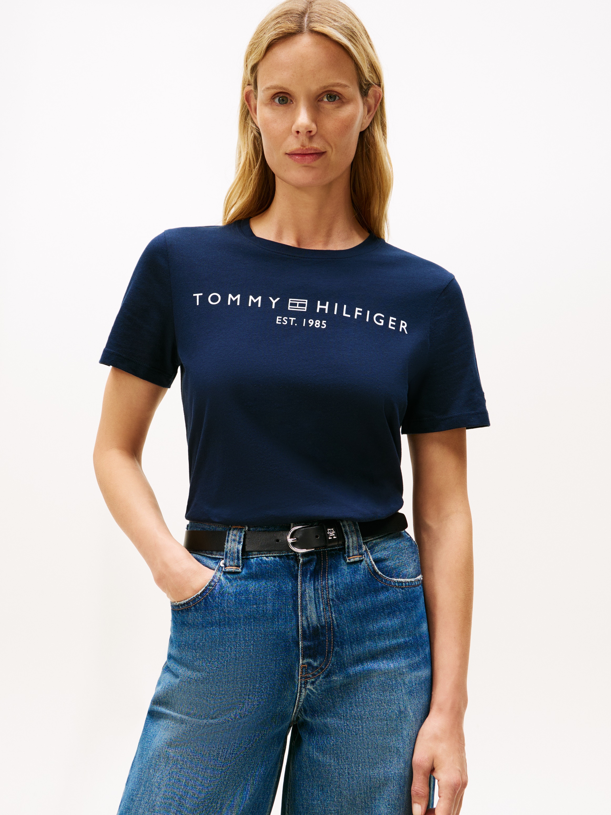 Tommy Hilfiger Kurzarmshirt "REG CORP LOGO C-NK mit Logoschriftzug und Stic günstig online kaufen