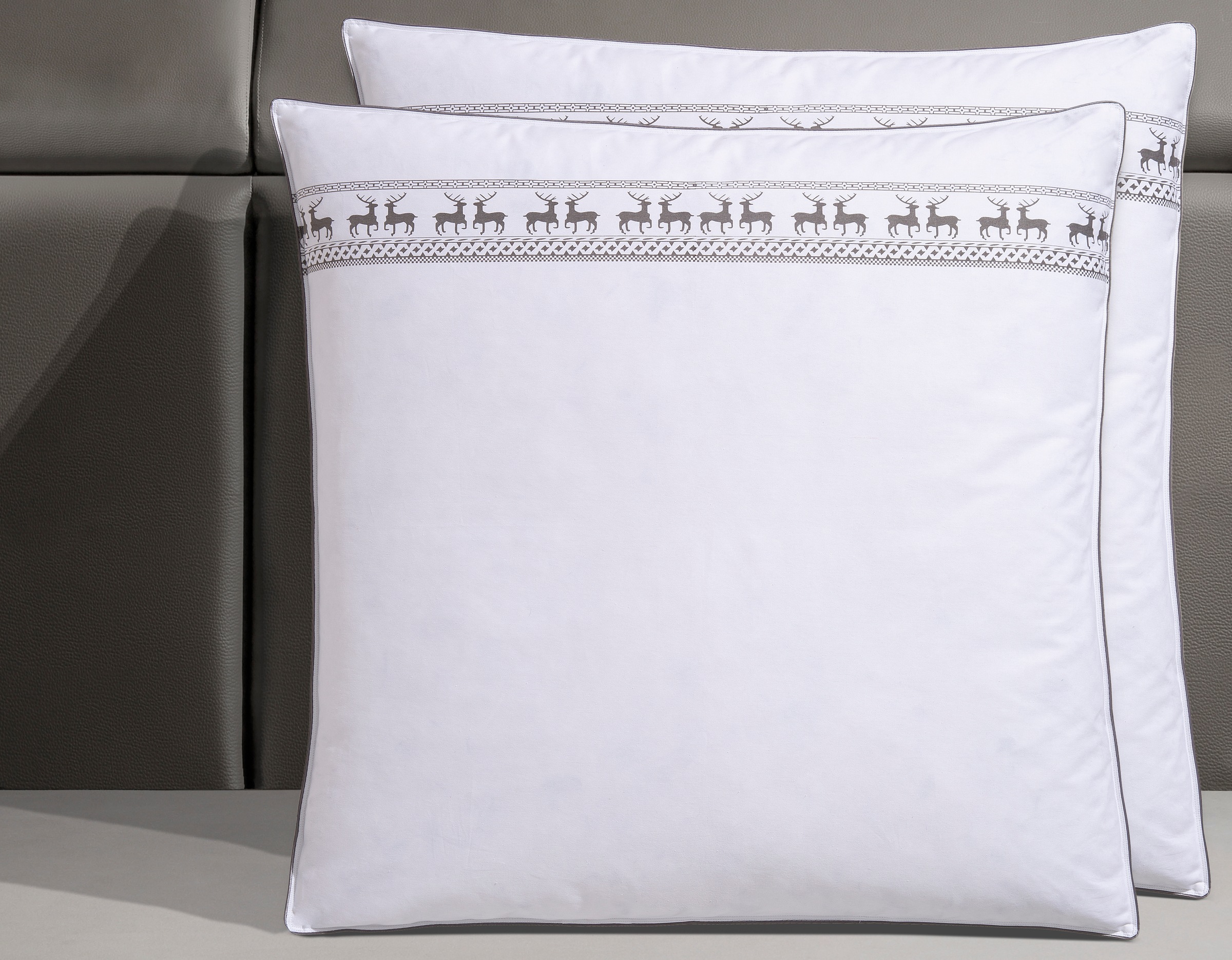 OTTO home Federkopfkissen "Forsakar, Kopfkissen in 40x80 cm, 80xc80 cm, 2-tlg." Füllung: 100% Federn Bezug: Baumwolle Set, Kissenset, 2 Stk. tlg. Kissen im Spar-Set, Made in Germany, mit Elch-Aufdruck