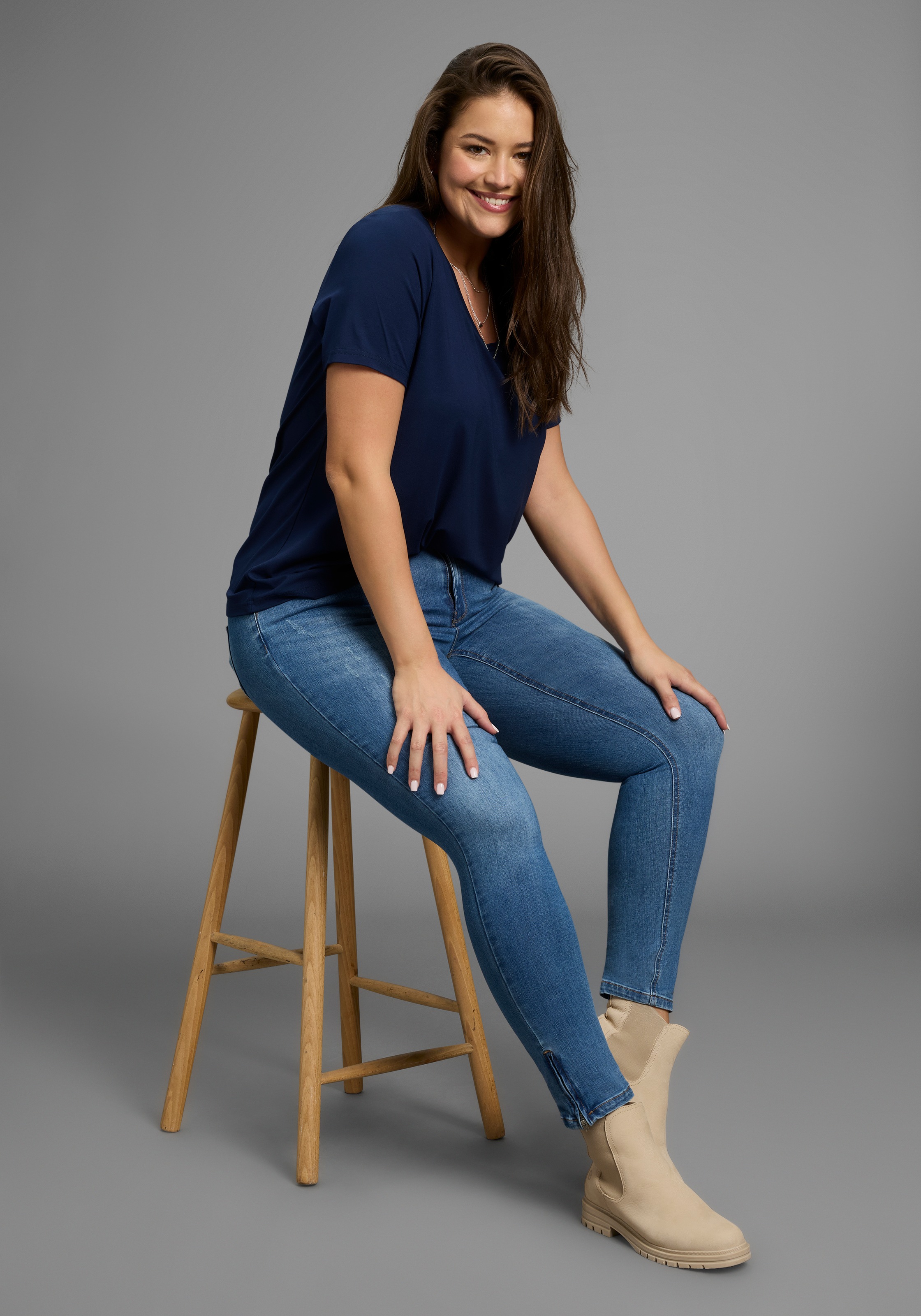Laura Scott CURVE T-Shirt, mit V-Ausschnitt - GROSSE GRÖSSE