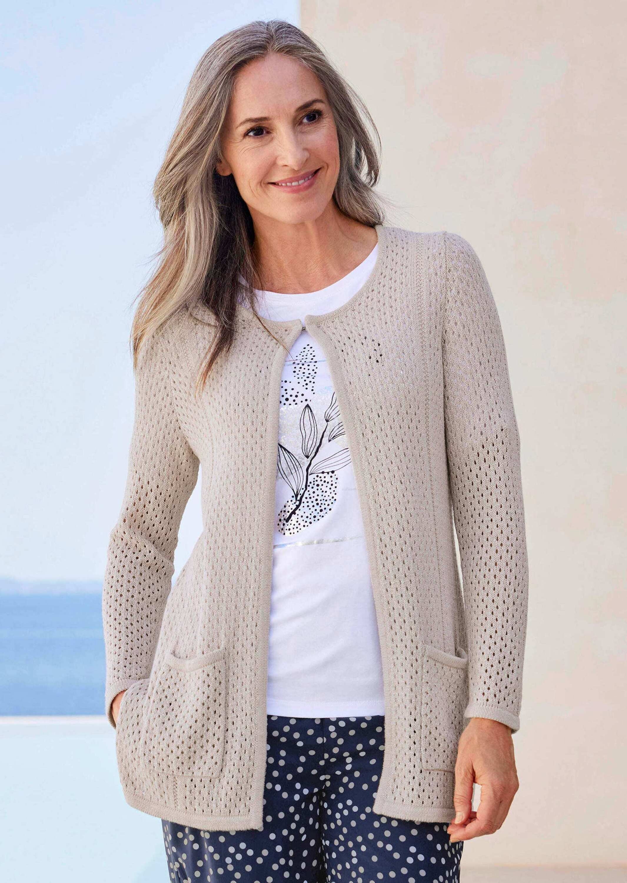 Thumbnail - GOLDNER Kurzjacke "Brauner Cardigan mit Lochmuster, Langarm"