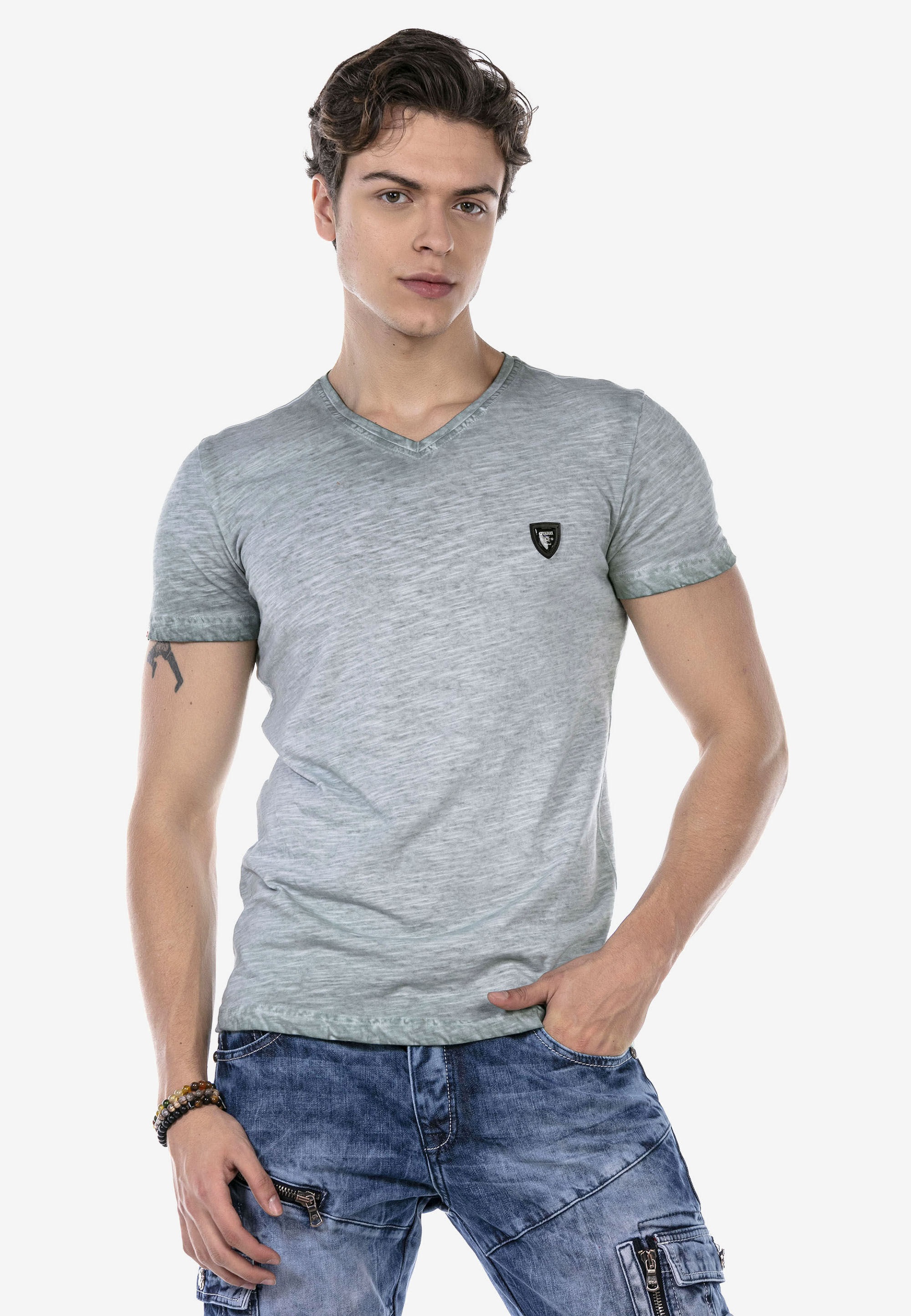 Cipo & Baxx T-Shirt "T-Shirt", mit kleinem Logo-Patch günstig online kaufen