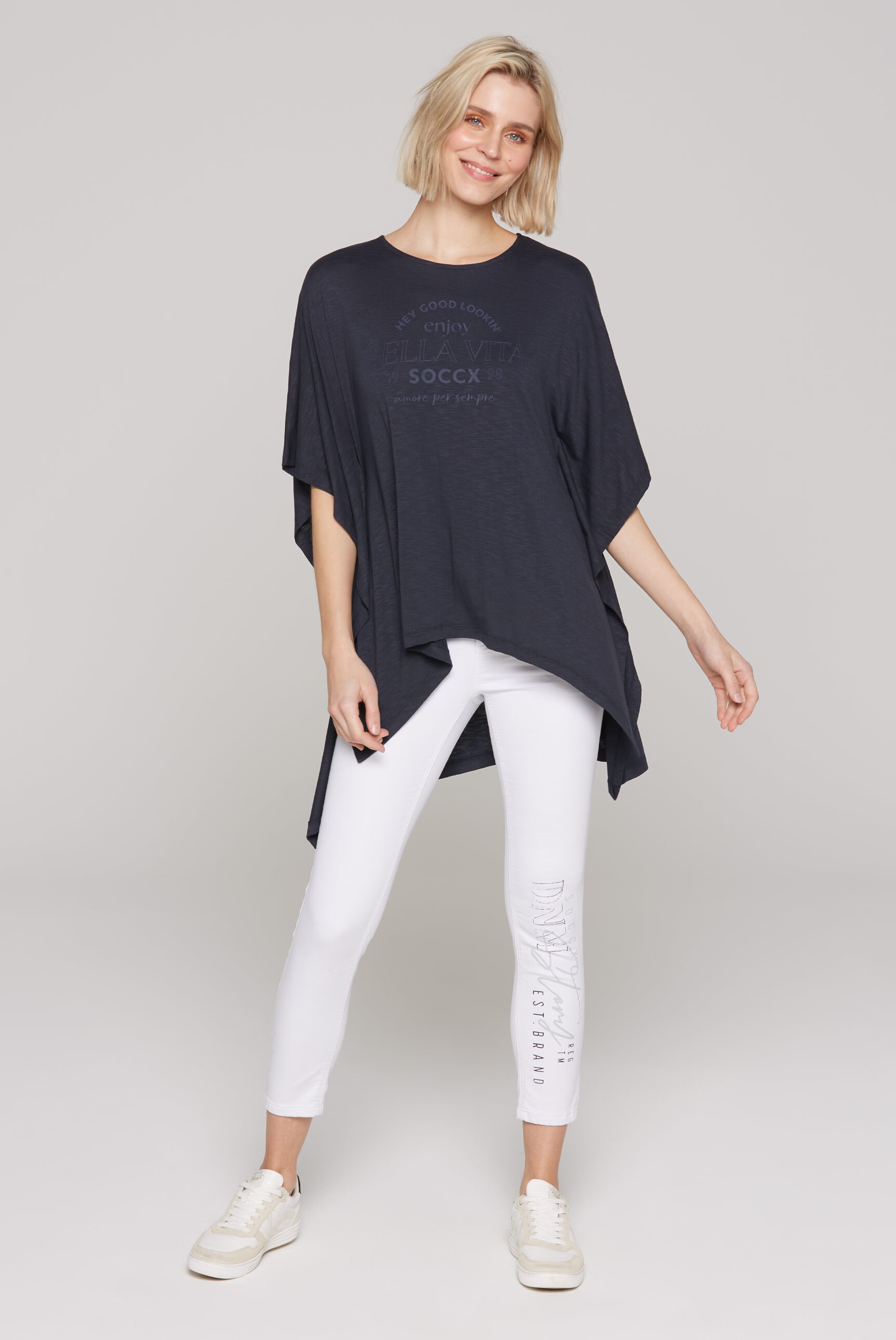 SOCCX Oversize-Shirt, mit längerer Rückenpartie