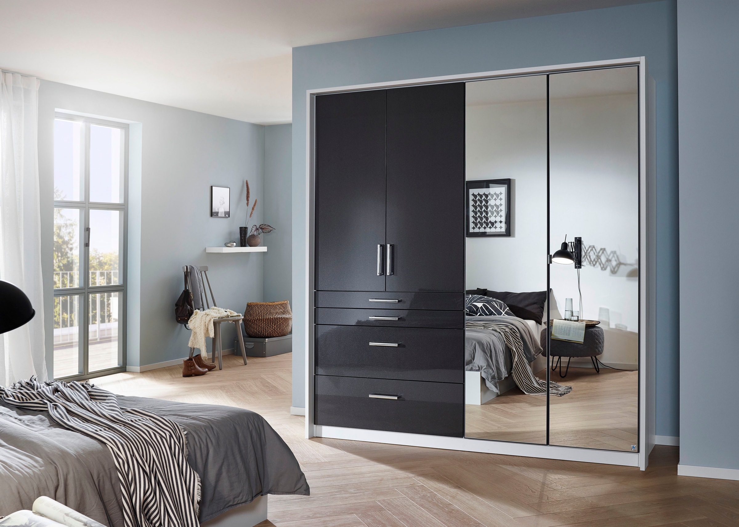 rauch Drehtürenschrank »Kleiderschrank Schrank Garderobe Garderobenschrank Topseller HOMBURG«, inkl. Passepartout, oberer Schubkasten mit Einteilung MADE IN GERMANY
