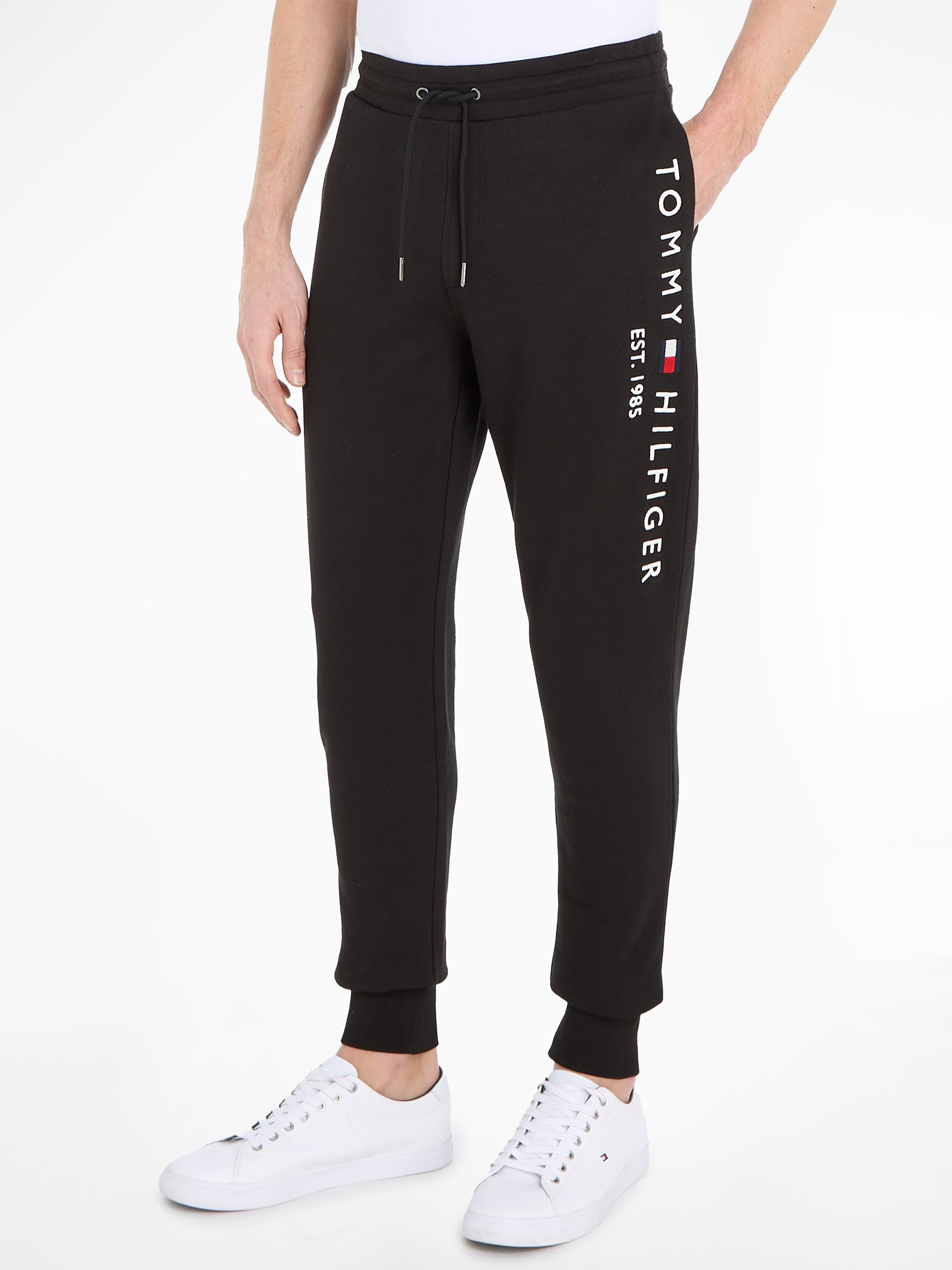 Tommy Hilfiger Sweathose "BASIC BRANDED SWEATPANTS", mit großem Tommy Hilfiger Schriftzug