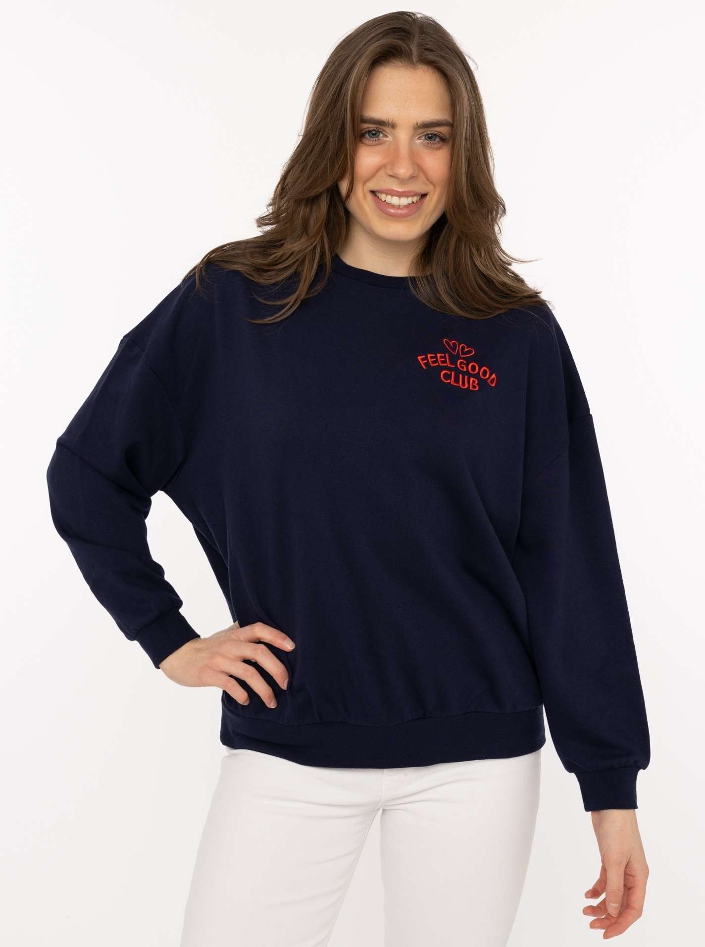 Zwillingsherz Sweatshirt »"Feel Good Club"«, Rundhals, kleine Stickerei vorne
