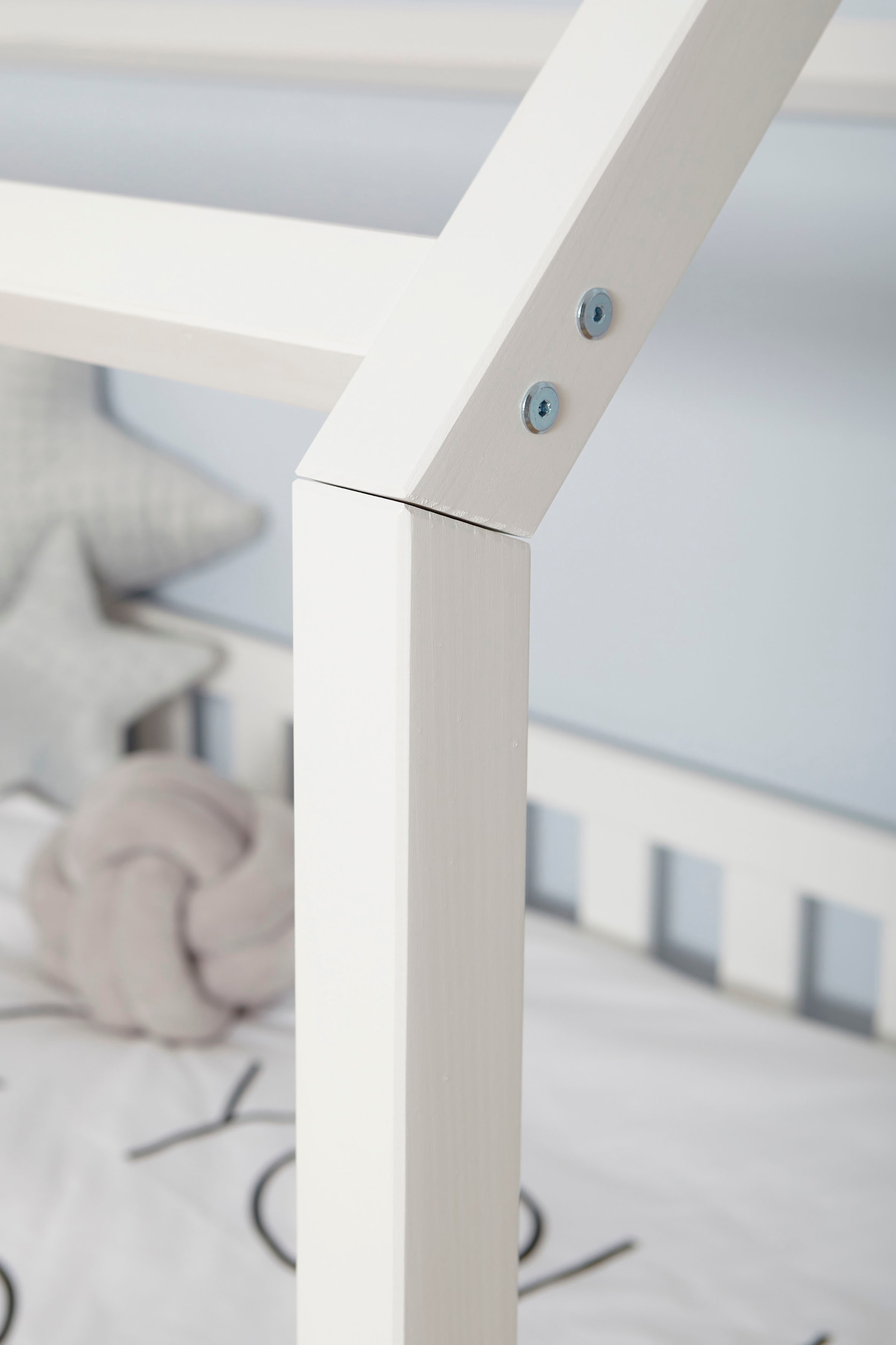 Ticaa Hausbett »Traumhaus«, Hausbett, aus Kiefer Massivholz, inkl. Rollrost