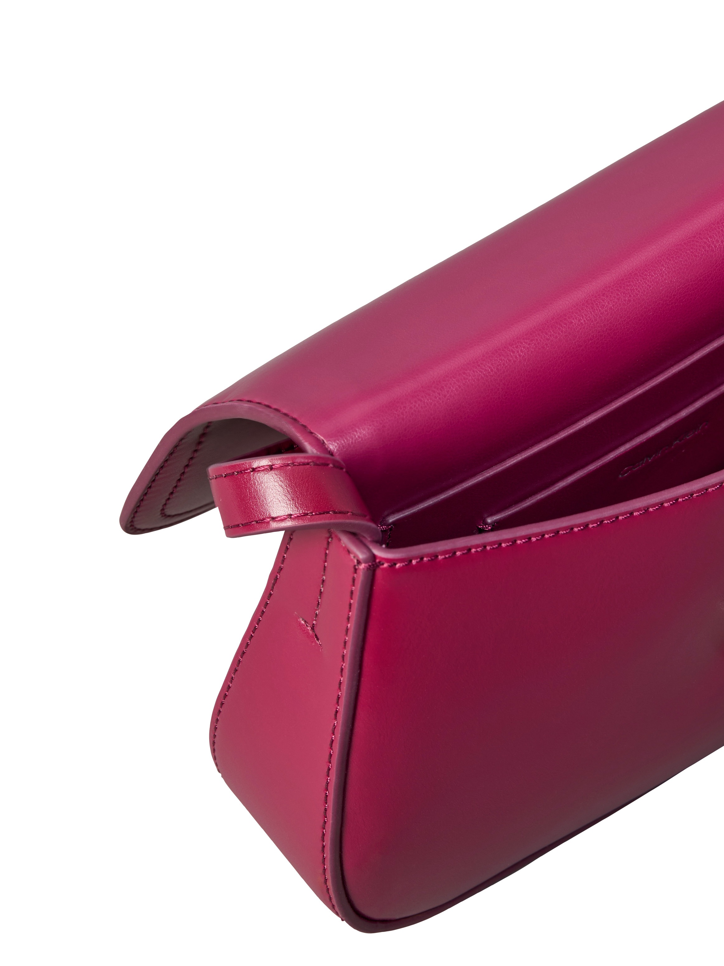 Calvin Klein Umhängetasche »CK FLAP CAMERA BAG« Damen Schultertasche, Abendtasche mit CK-Logo