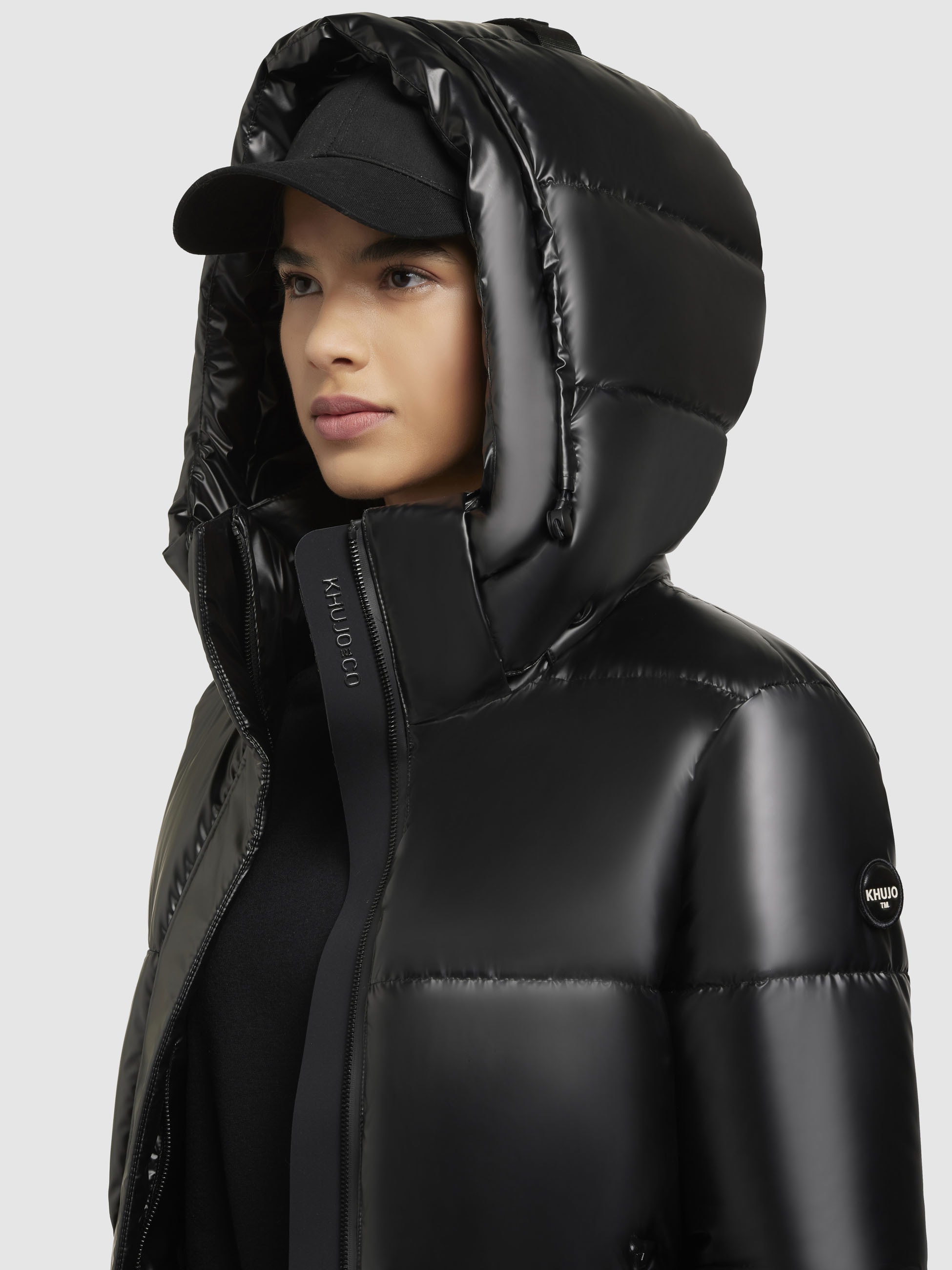 khujo Steppjacke »HAYA SHINY«, mit Kapuze