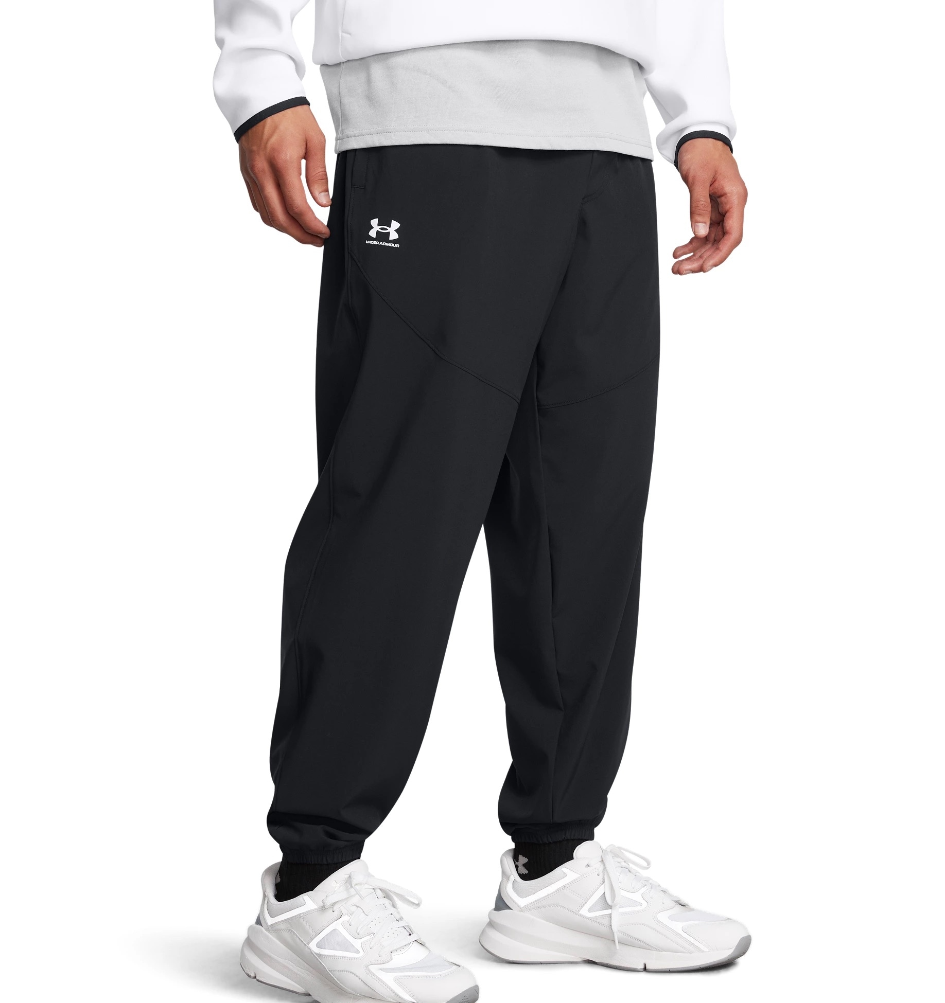 Under Armour Trainingshose "UA VIBE WOVEN JOGGER" kompakt verstaubar, mit Elasthan-Anteil, leichtes Material