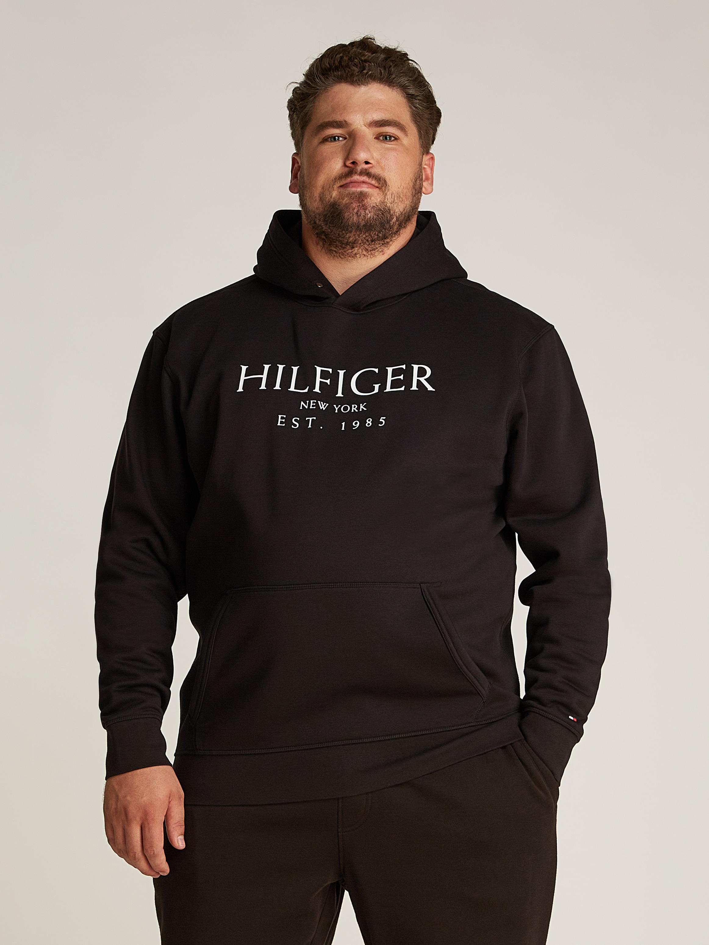 Tommy Hilfiger Big & Tall Hoodie »BT-BIG HILFIGER HOODY-B«, in Großen Größen, mit Logostickerei am Ärmel