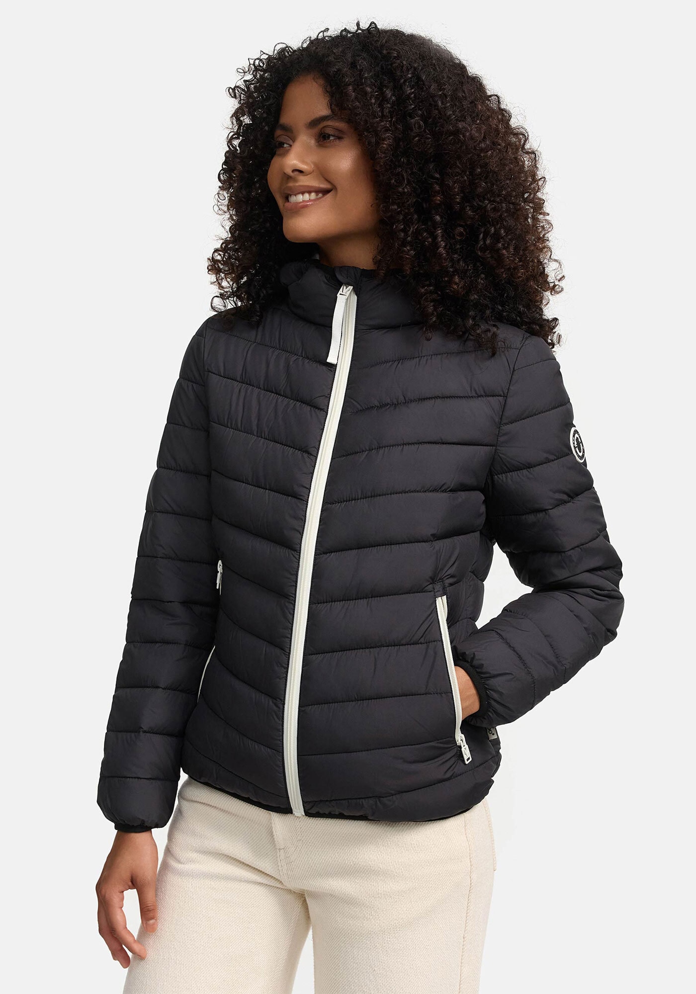 Marikoo Winterjacke "Pack mich ein", Mit Kapuze und Beutel zum Verstauen der Jacke