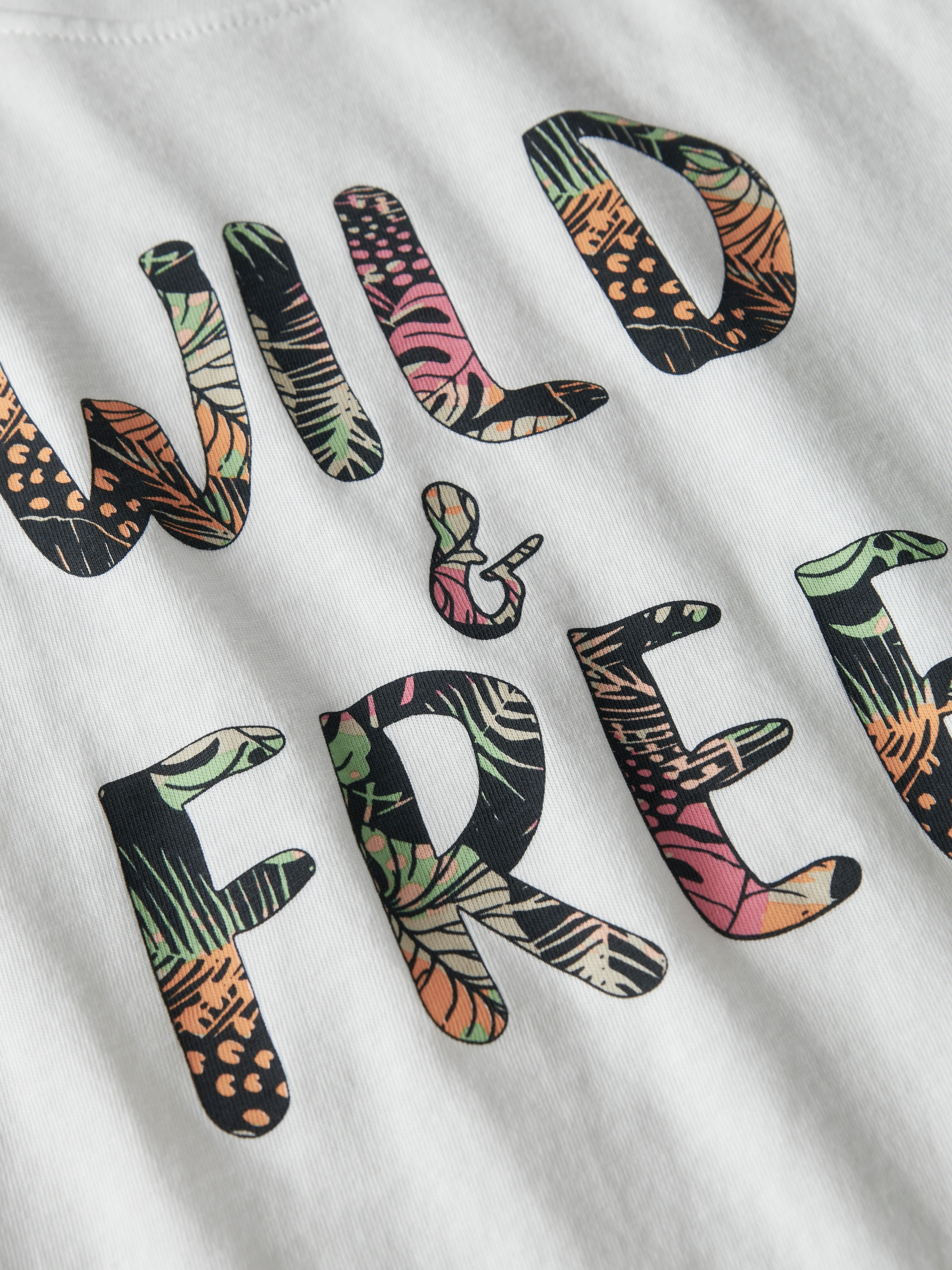 Thumbnail - Name It T-Shirt "NKFVANAYA SS TOP NOOS" mit tollem Frontmotiv