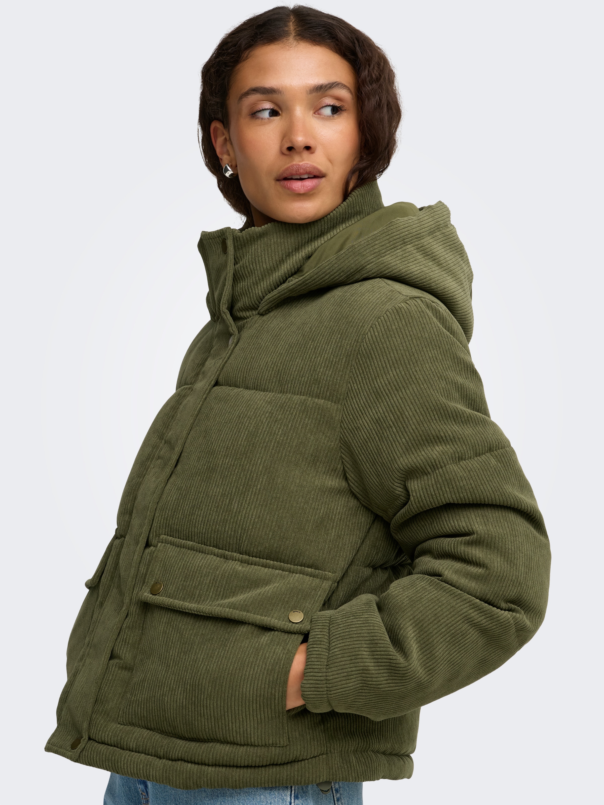 ONLY Steppjacke »ONLZAHARA CORDUROY PUFFER CC OTW« mit Kapuze Kunstfaser
