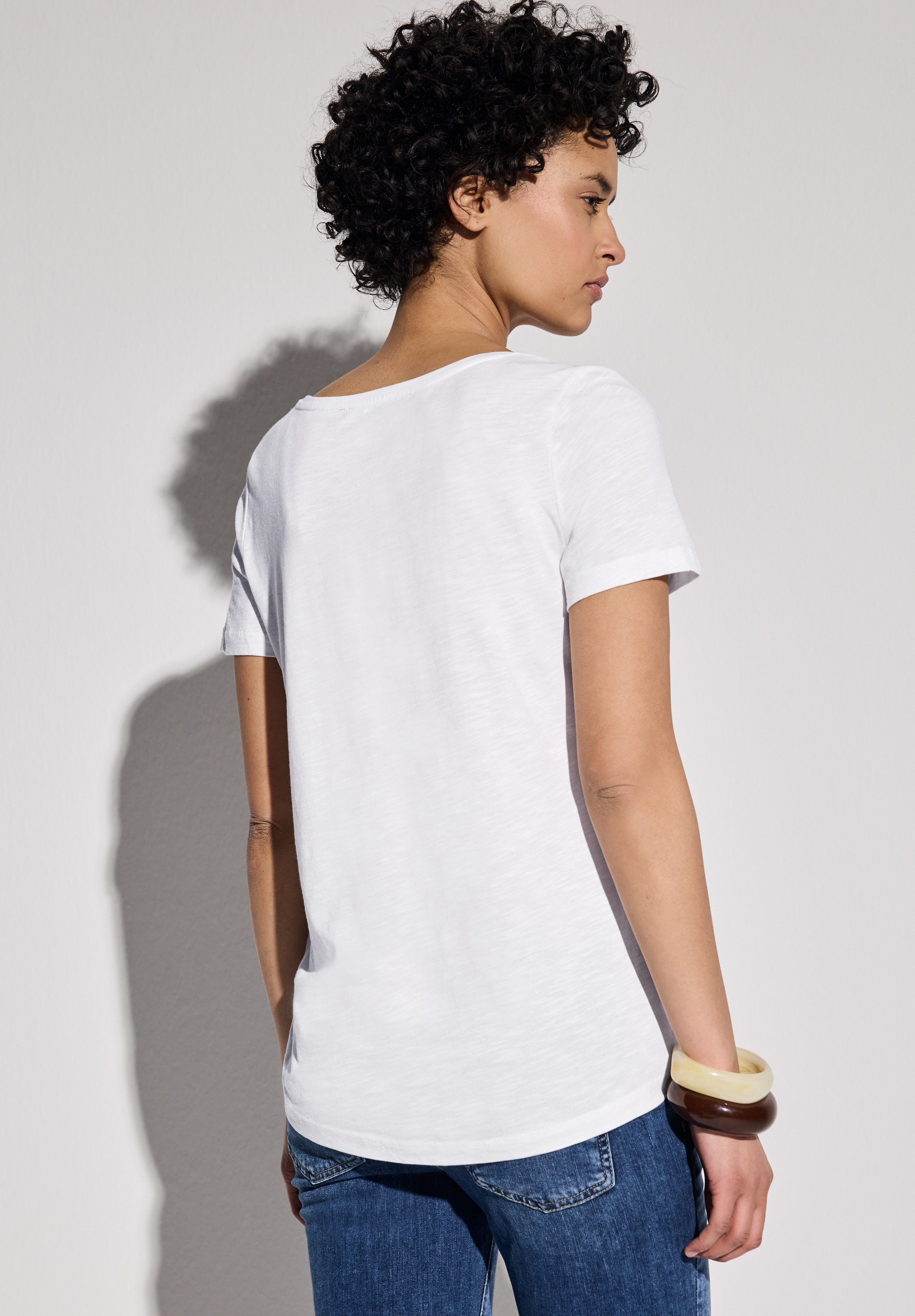 STREET ONE V-Shirt, mit abgerundetem V-Ausschnitt