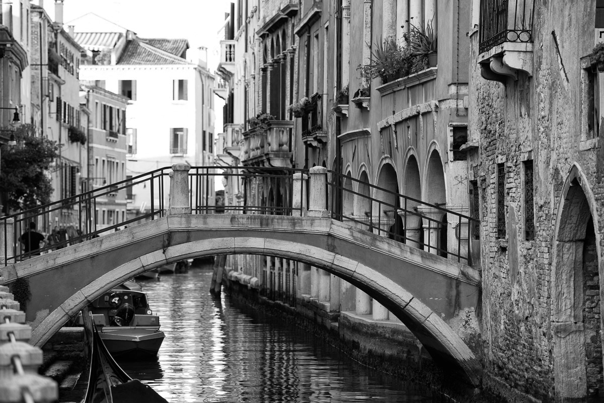 Papermoon Fototapete »Venedig Brücke«