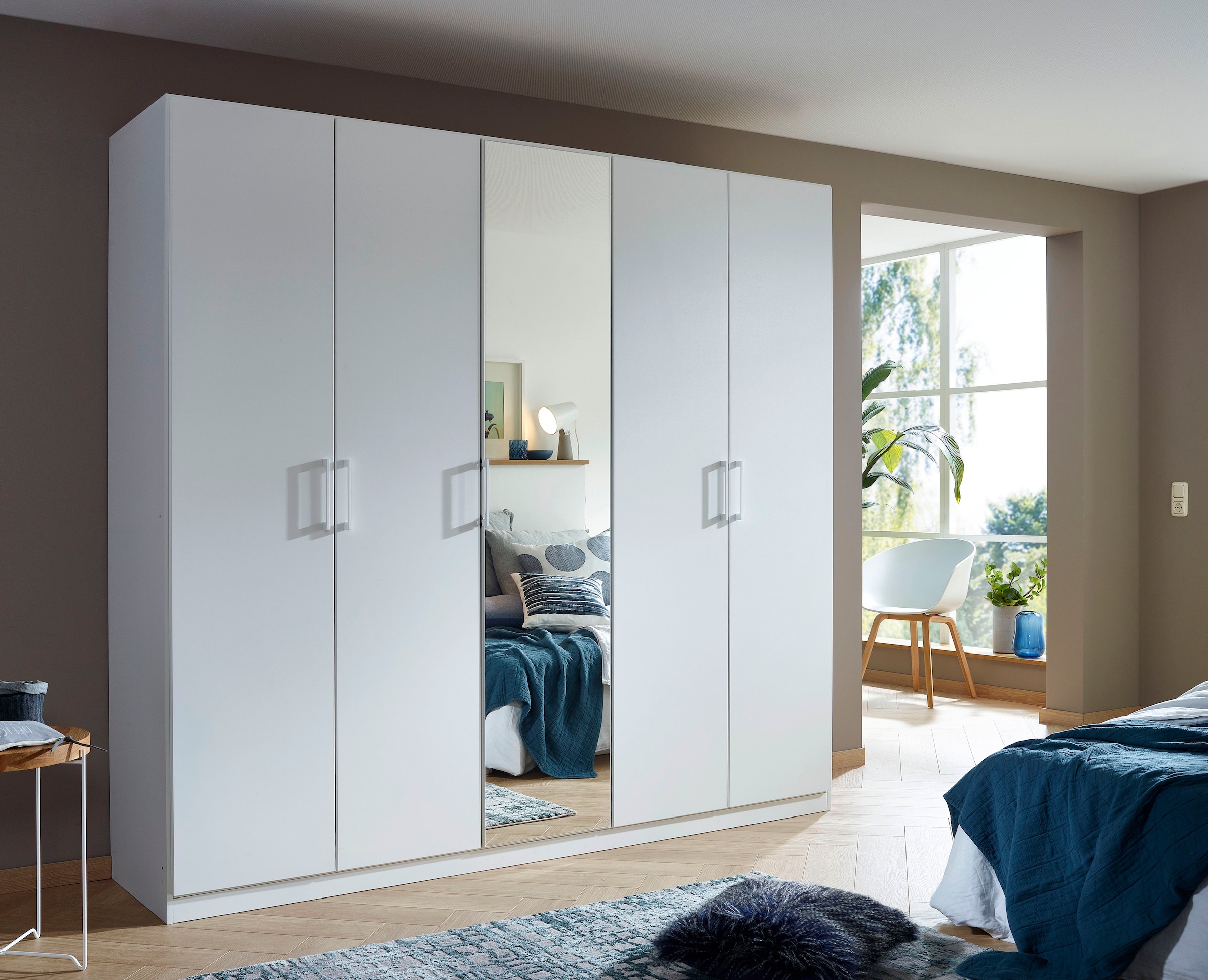 rauch Kleiderschrank »Schrank Mehrzweckschrank Garderobenschrank Schlafzimmer Möbel THOR« 3 verschiedene Ausstattungen BASIC/CLASSIC/PREMIUM (inkl. SOFT-CLOSE),  mit farblich passenden, modernen Metallgriffen MADE IN GERMANY