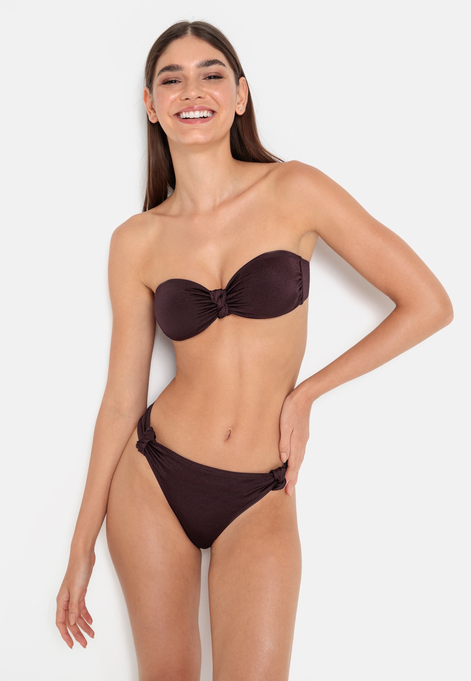 LSCN by LASCANA Bikini-Hose "Nele" mit glänzender Beschichtung