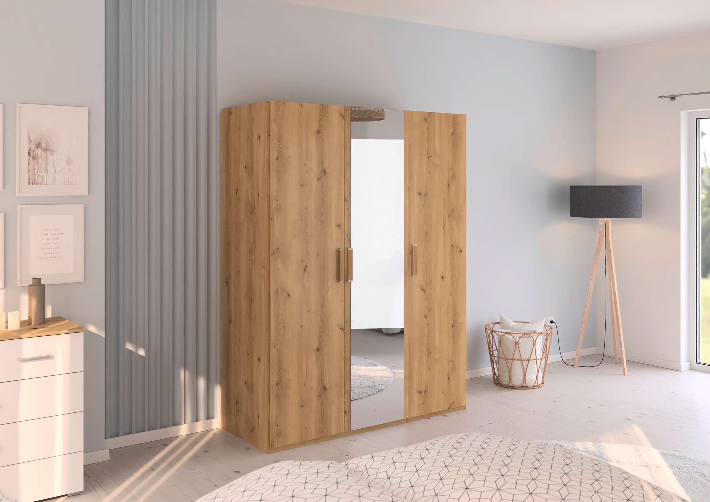 rauch Drehtürenschrank »Kleiderschrank Schrank Garderobe Schlafzimmerschrank EVELYN«, (in 2 Höhen 197 oder 210 cm erhältlich), in elegantem Stil, viel Stauraum 3 Breiten und 2 Höhen MADE IN GERMANY