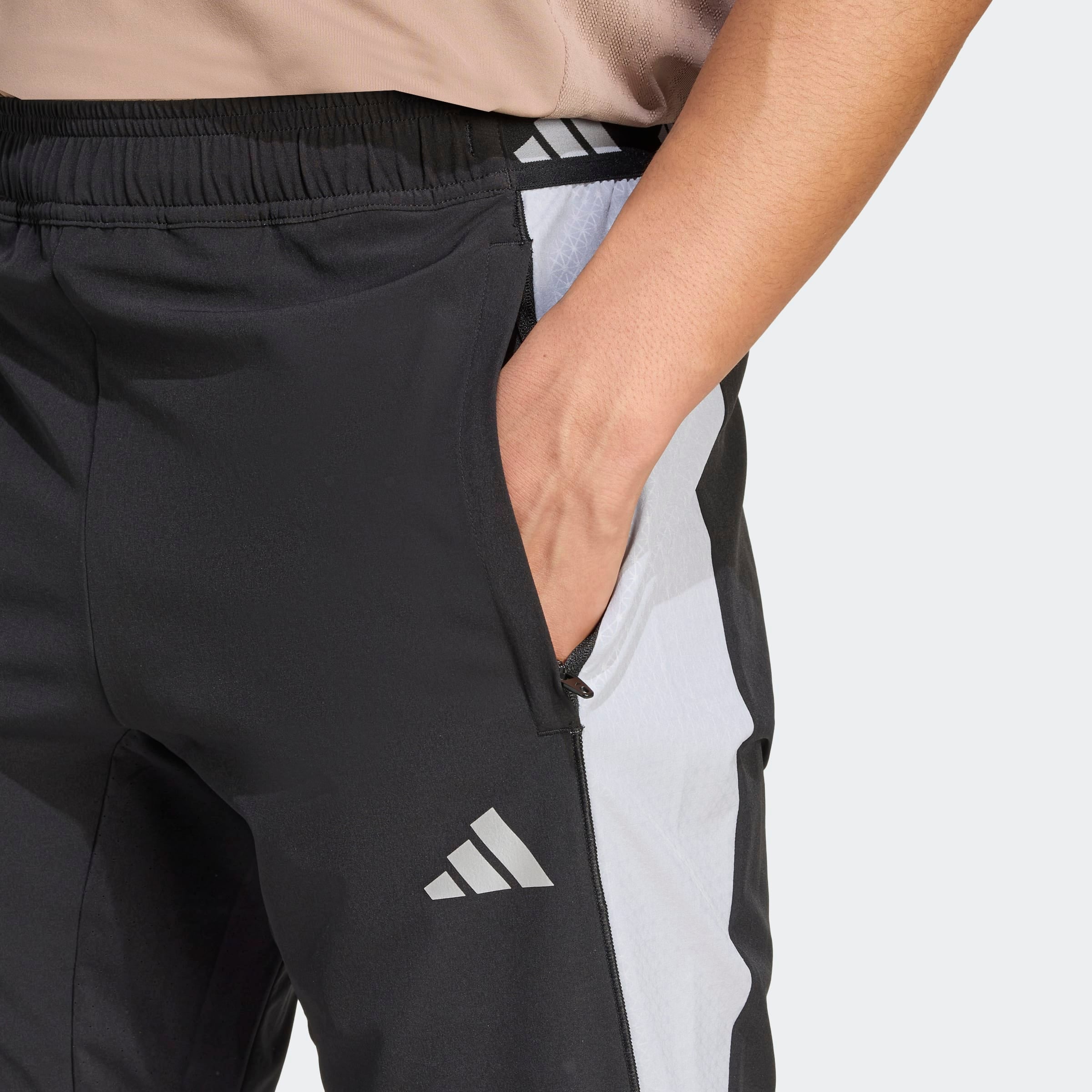 adidas Performance Sporthose »TECH APPAREL«  mit Reißverschlusstaschen, schnell trocknend, elastisch